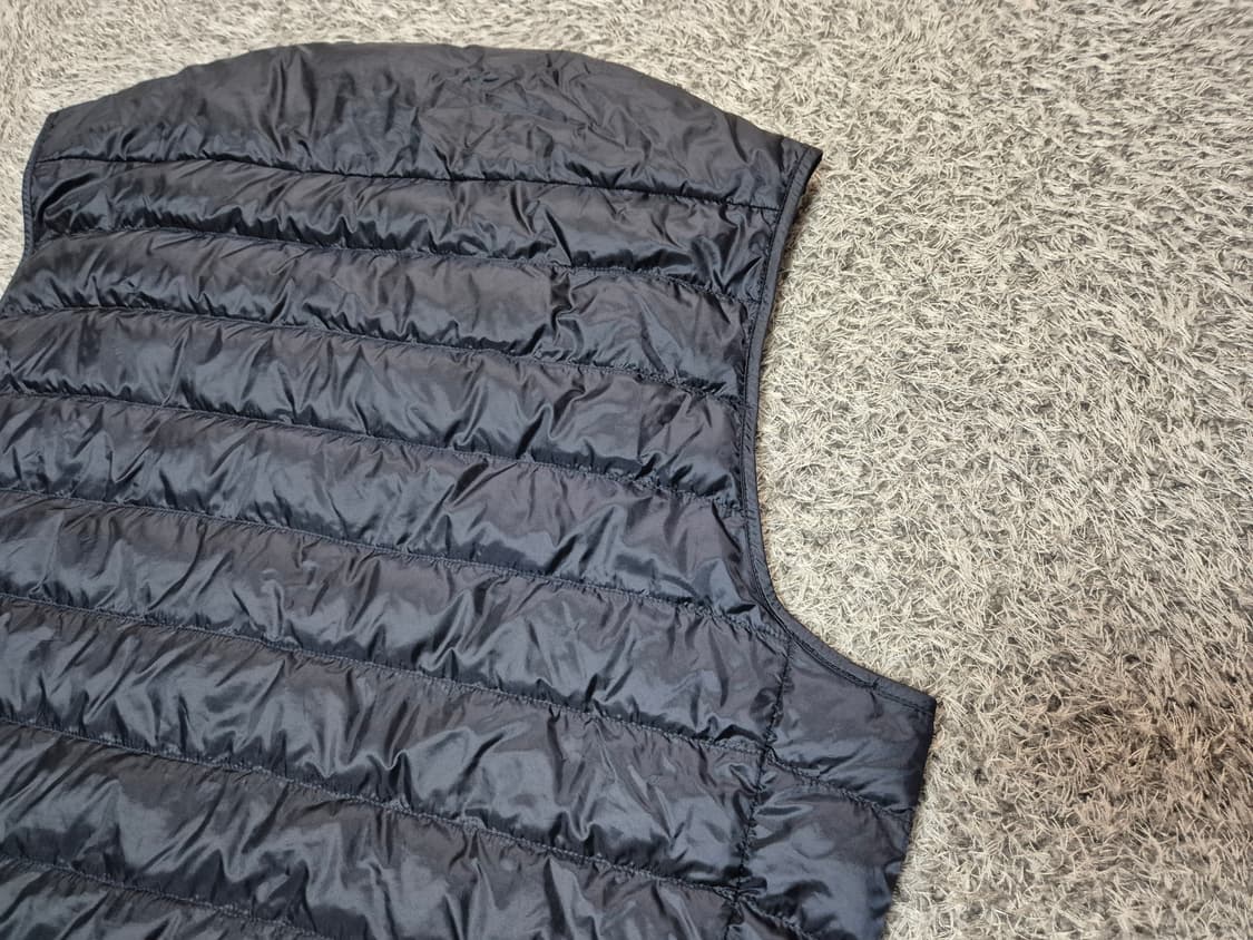 유니클로 남성 경량 다운 패딩 조끼 L 상품이미지4