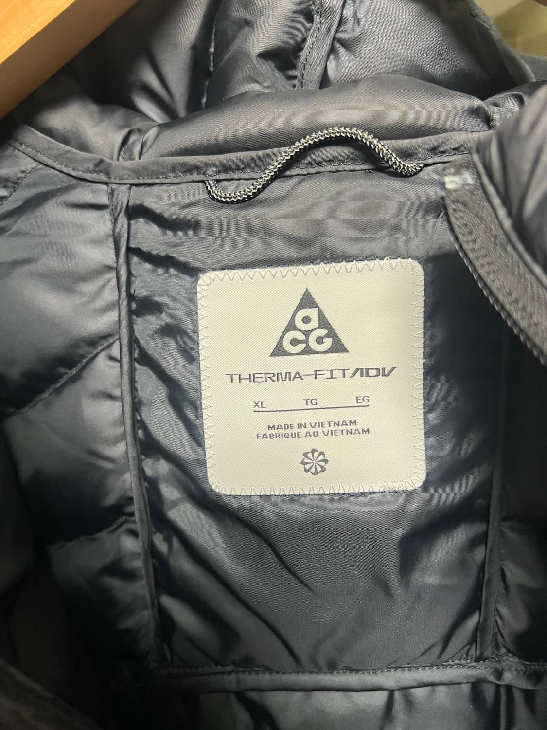 XL,블랙) 나이키 acg 라바플로우 경량패딩 상품이미지3