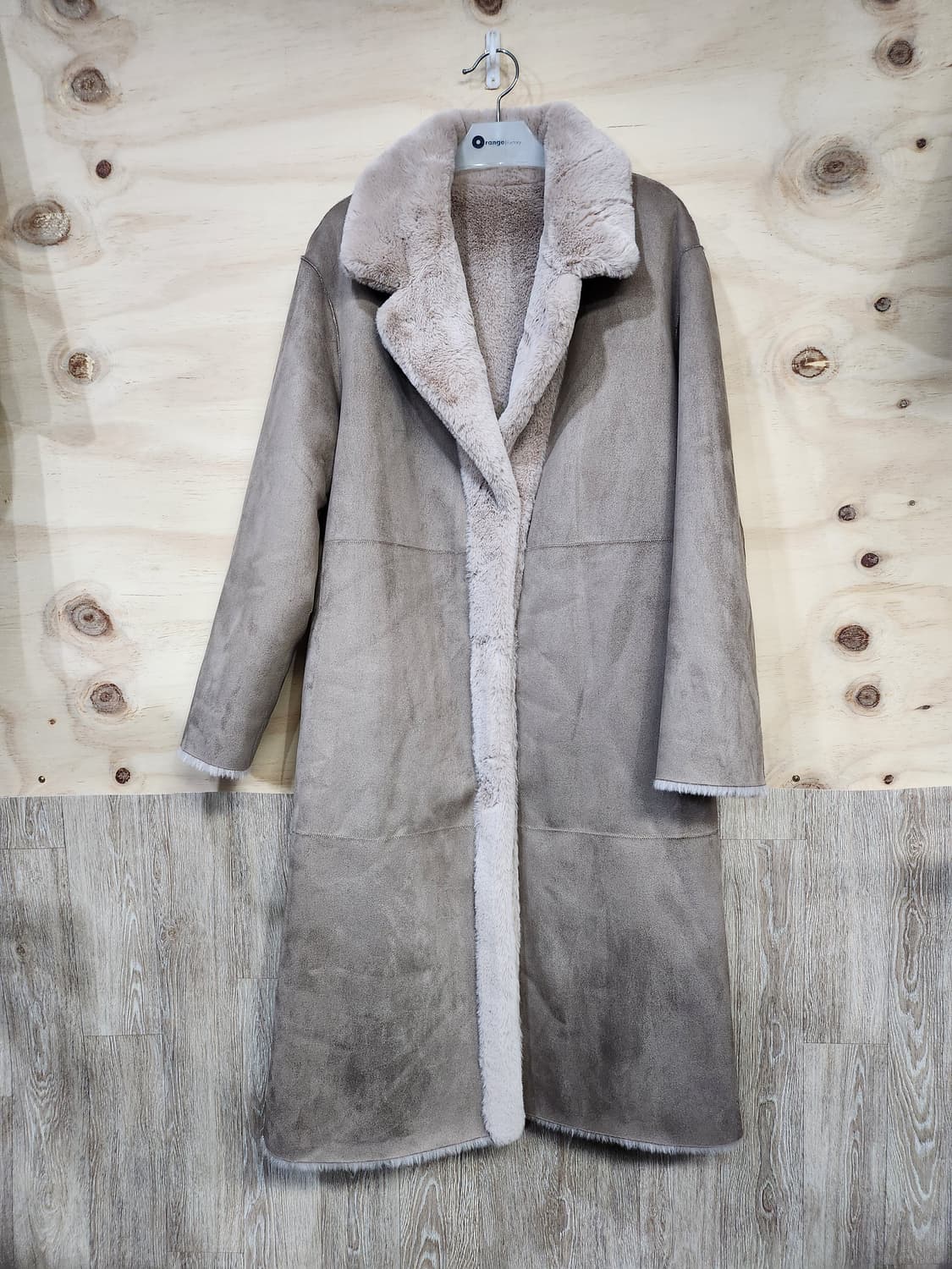 626) 더 아이잗 무스탕 코트 상품이미지1