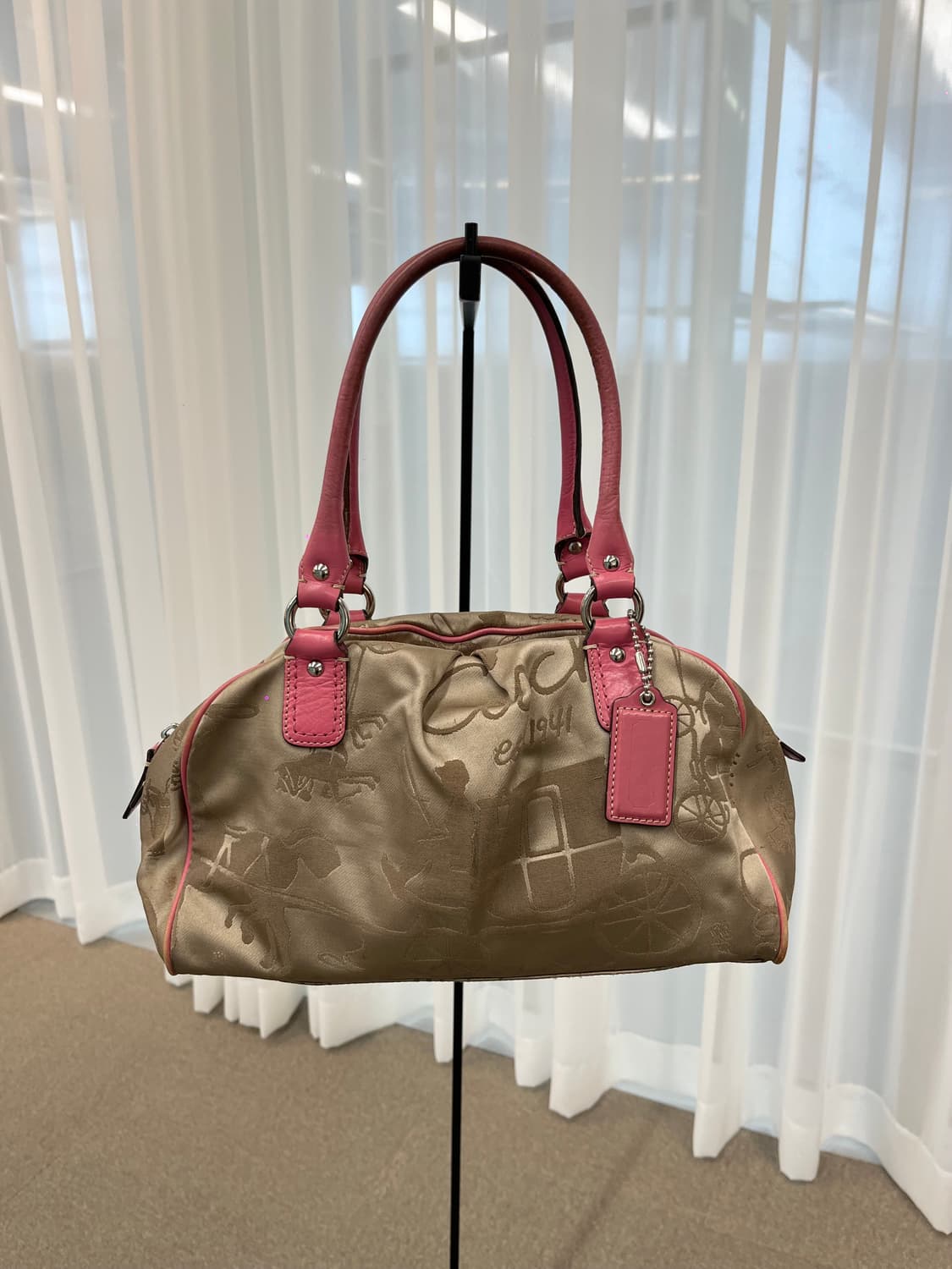 Coach Pink Point Beige Bag 상품이미지1