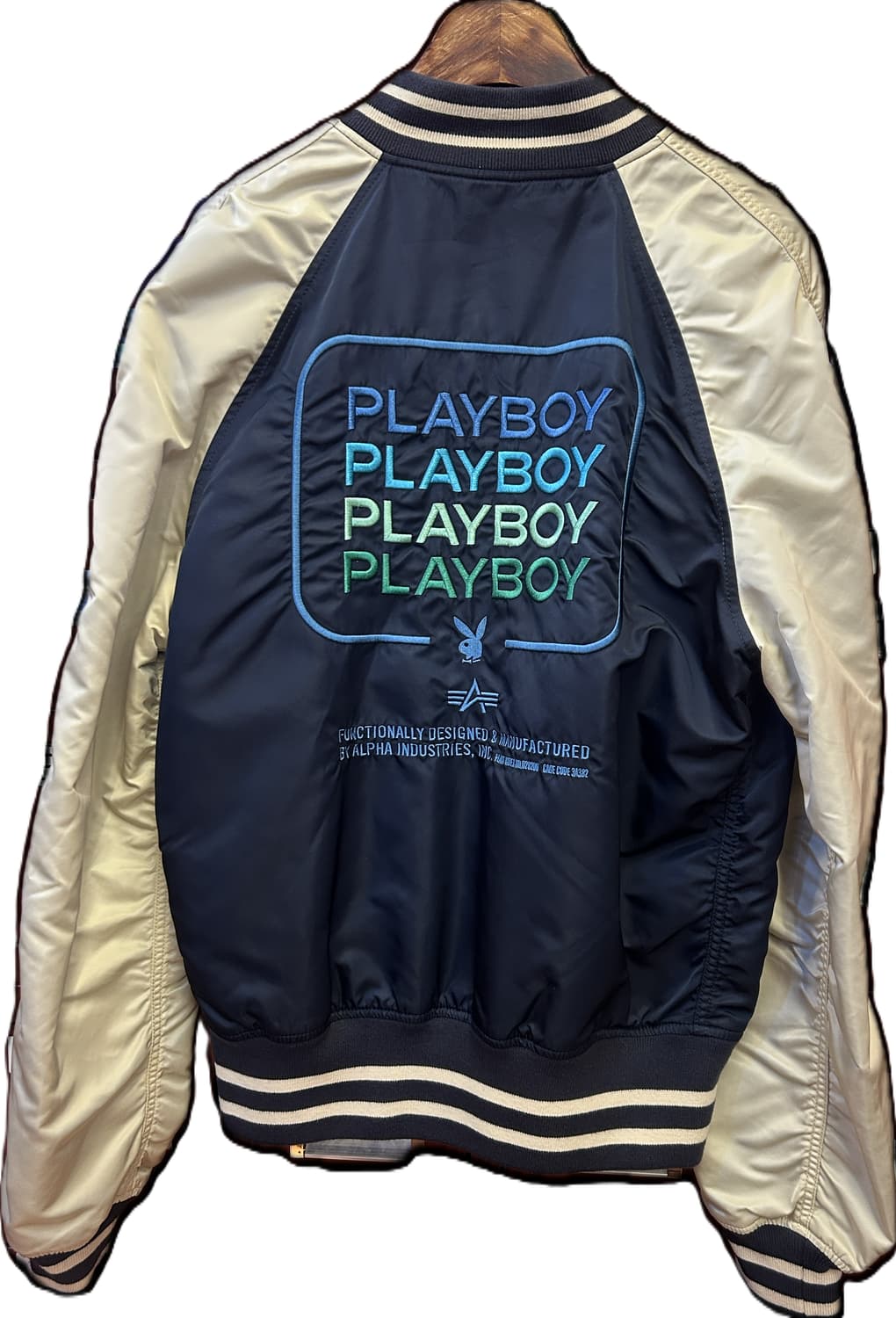 알파 인더스트리 x 플레이보이 MA-1  항공 점퍼 상품이미지2