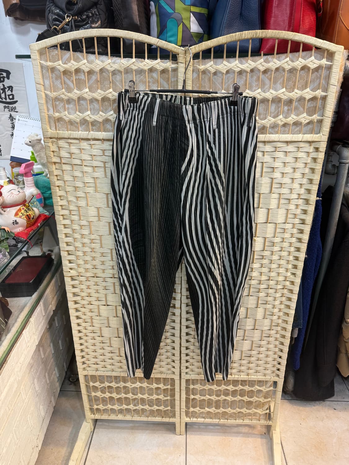 2/32 정품 옴므 플리세 바지 팝니다 상품이미지1