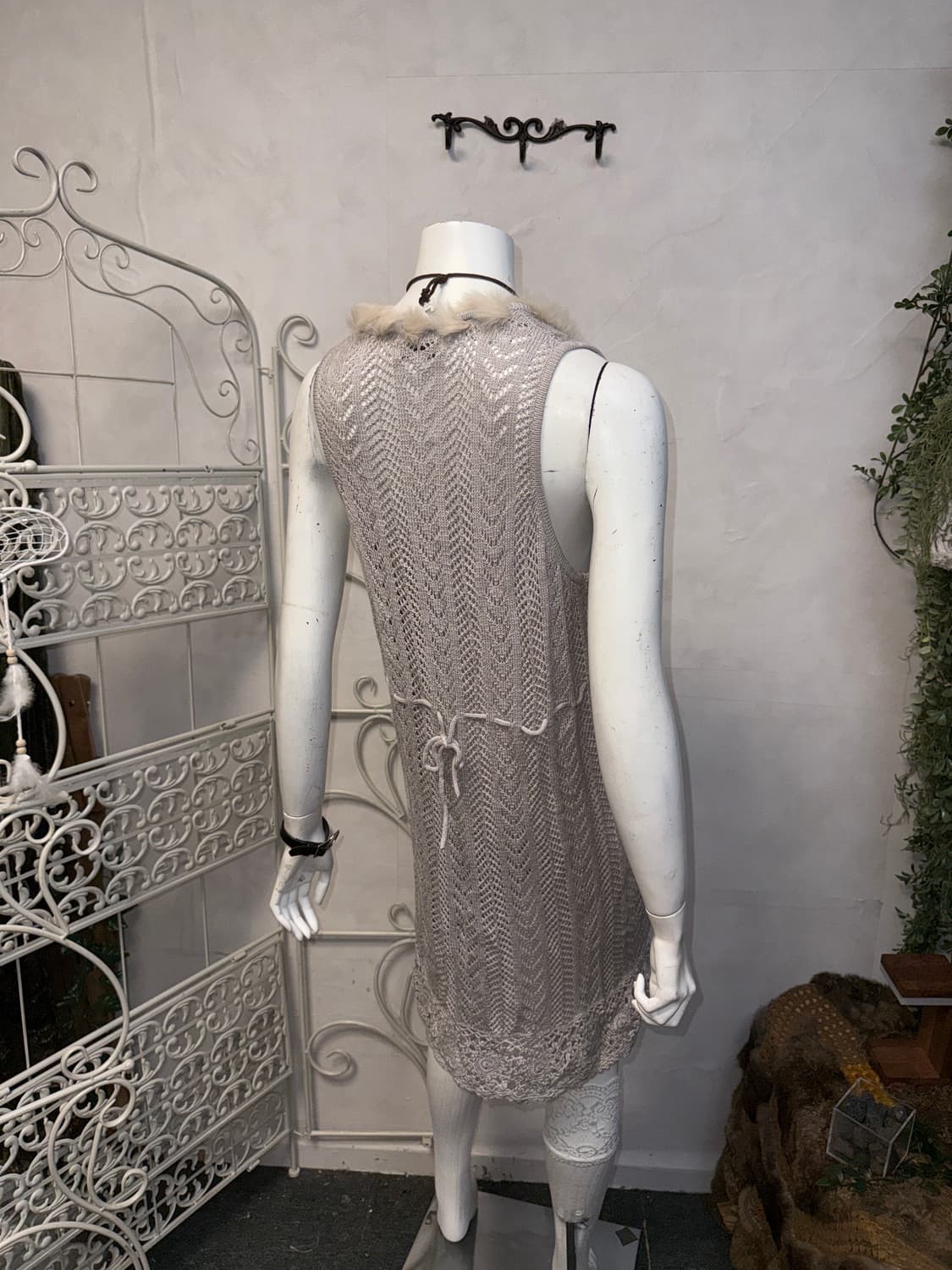 Gray rabbit fur trimming crochet vest  상품이미지3