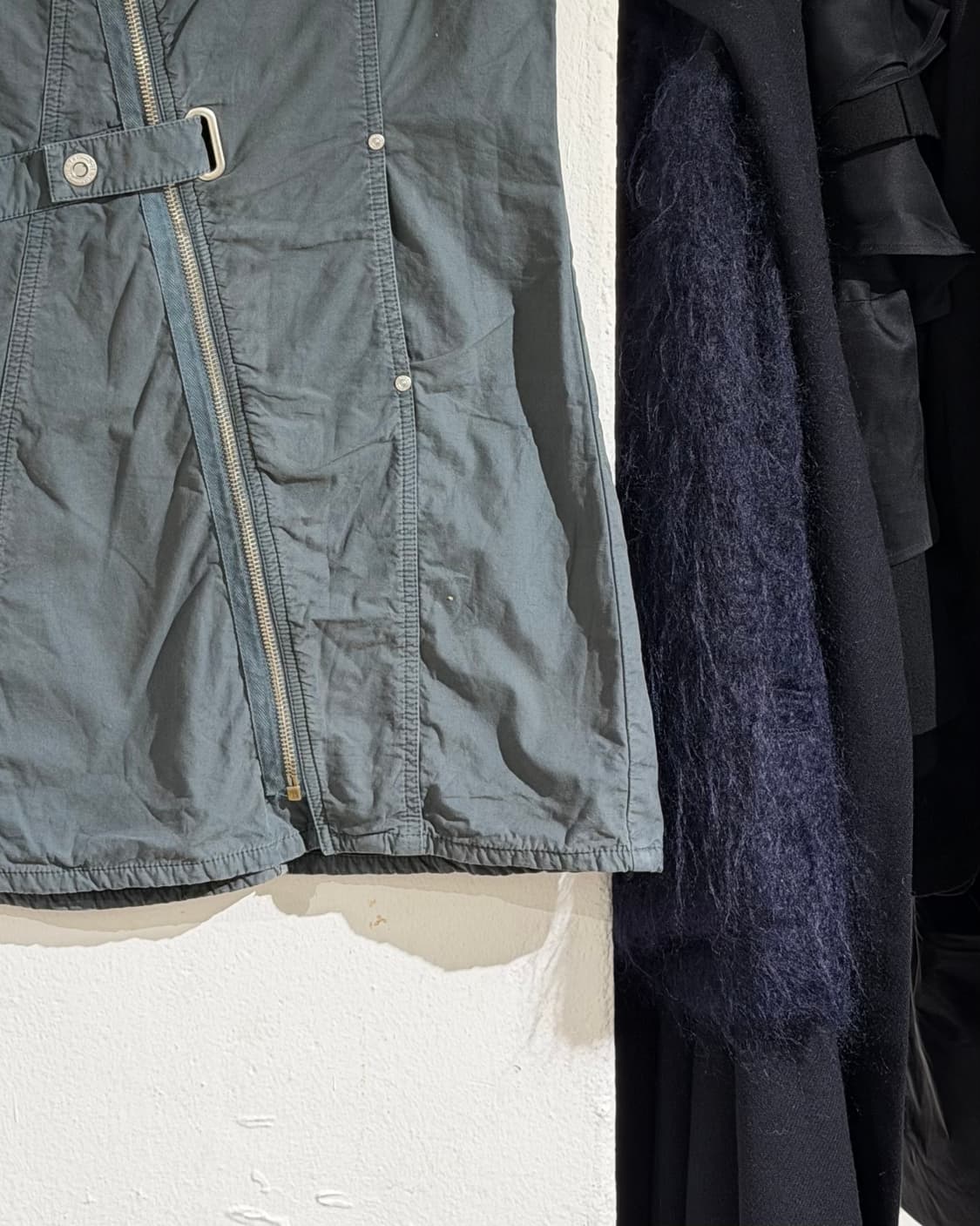 디젤 차콜 코튼 지퍼 벨티드 슬리브리스 원피스 상품이미지6