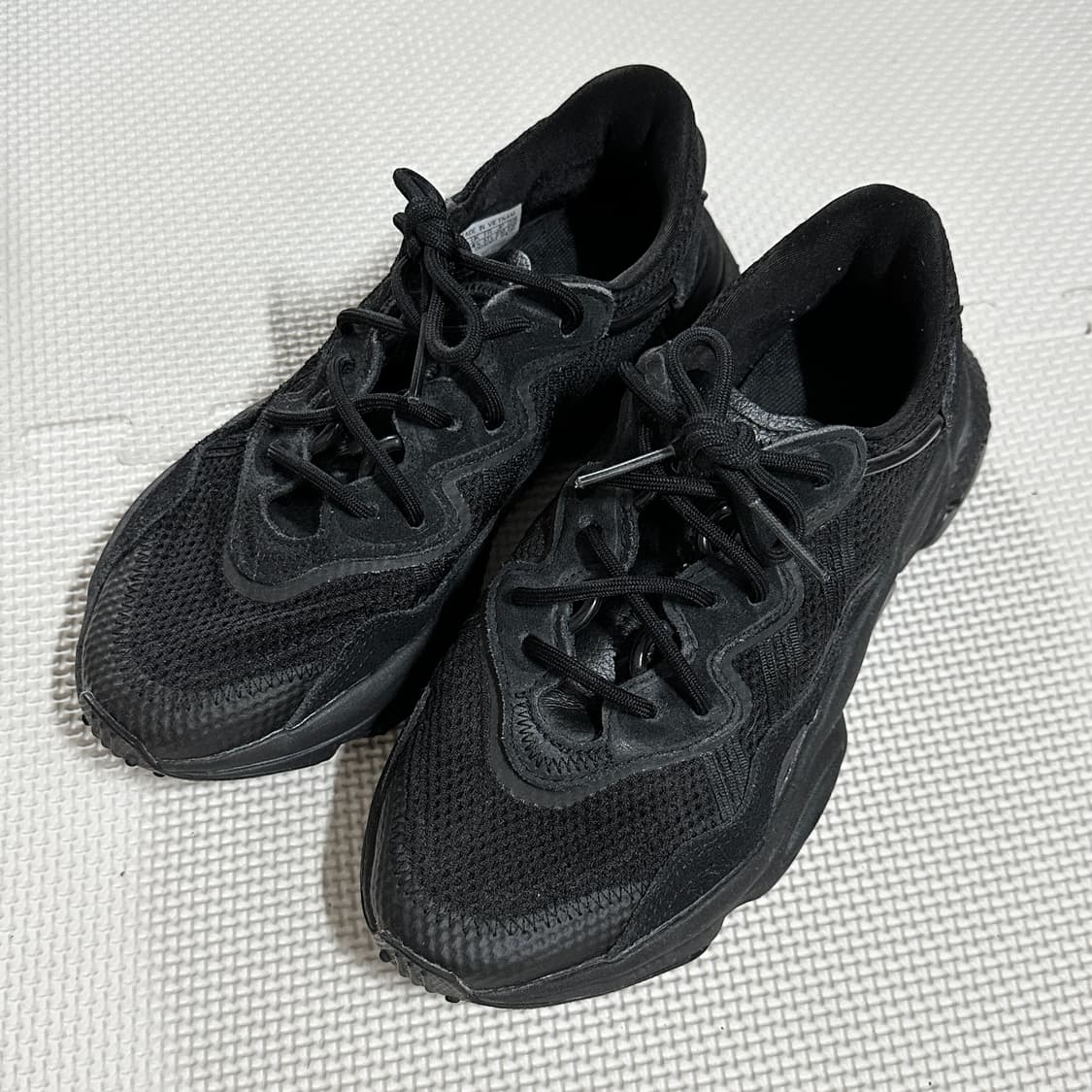 아디다스 오즈위고 트리플블랙 230 상품이미지2