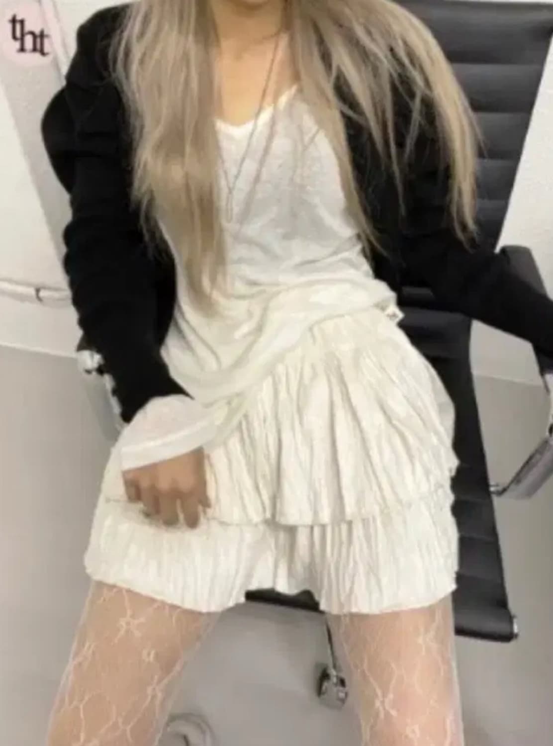 쓰리타임즈 스웨이드 캉캉 미니 스커트 크림, 블랙 상품이미지1