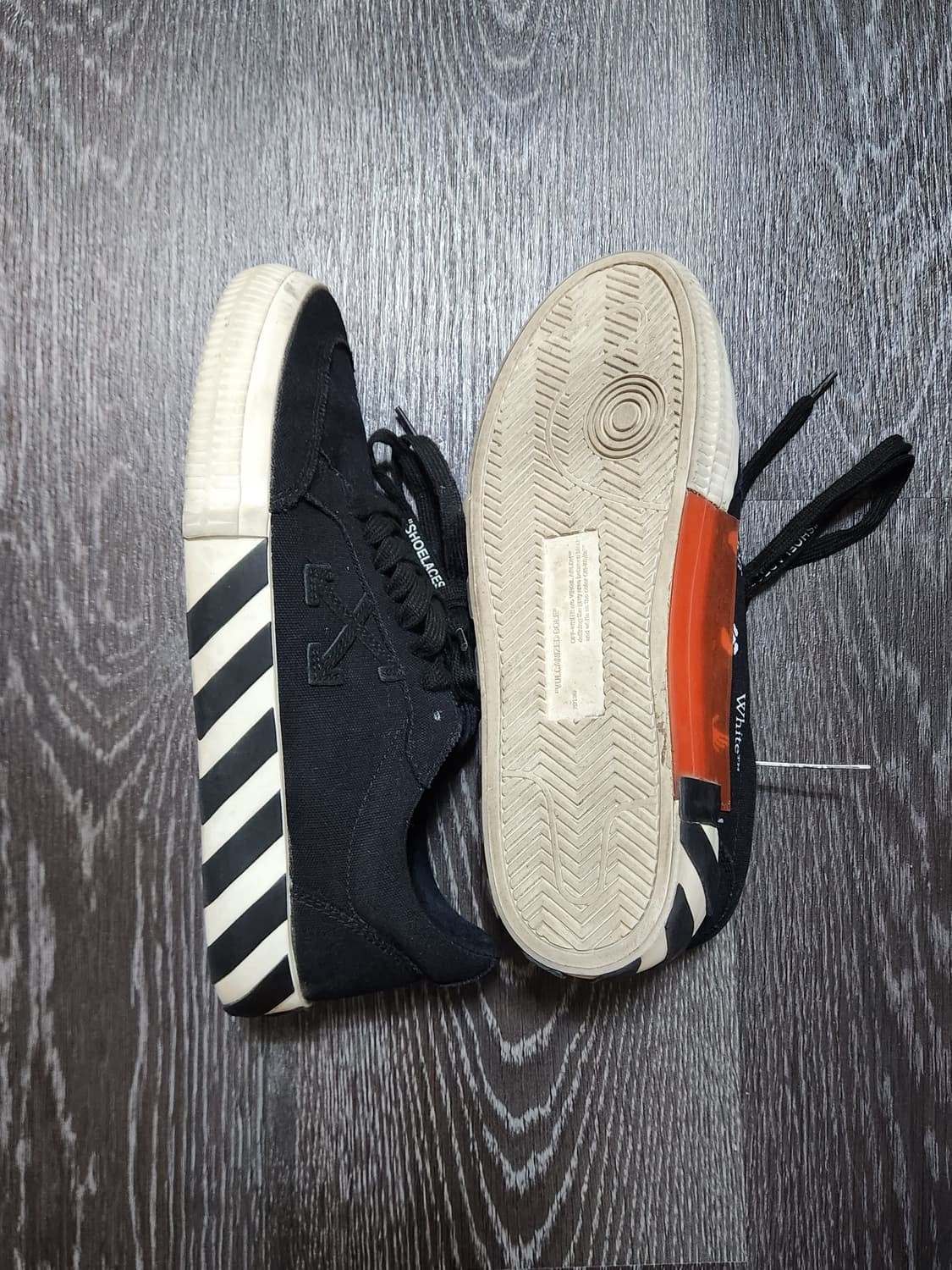 오프화이트 애로우 로우 벌크 스니커즈 블랙  EU 41 KR 270 상품이미지5