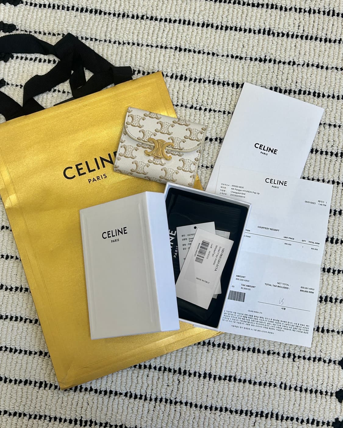 (풀구성 정품) 셀린느 트리옹프 캔버스 플랩 반지갑 상품이미지4