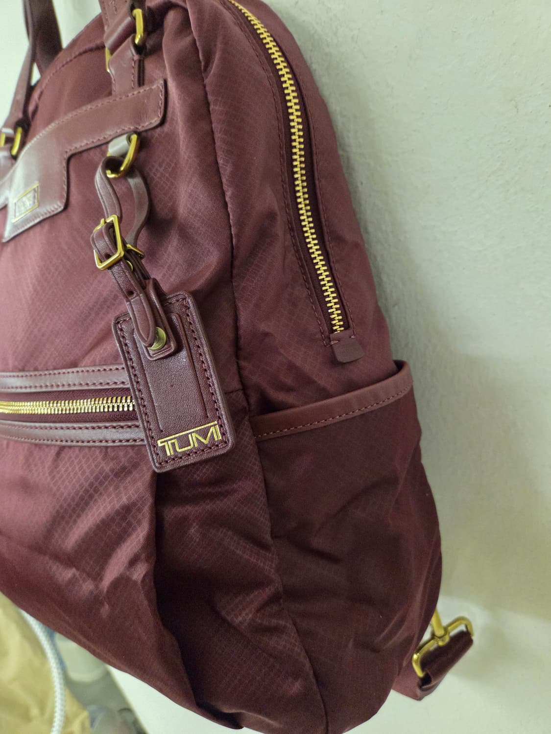 투미 여성 버건디 백팩 상품이미지5