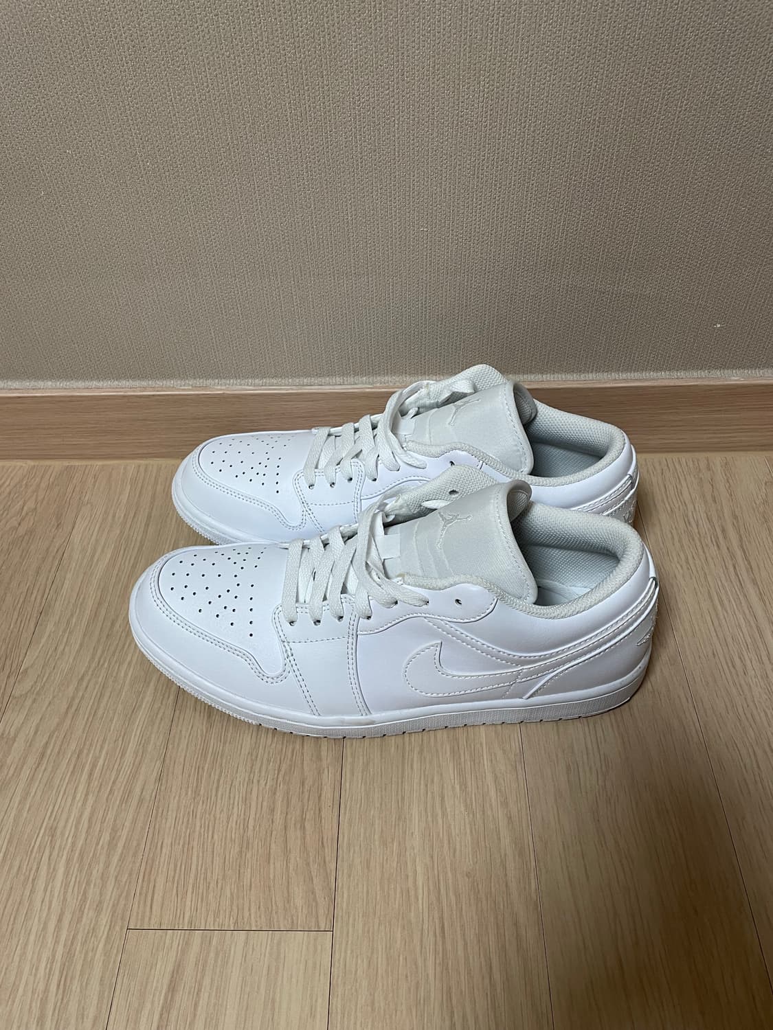 조던 1 로우 트리플 화이트 275 상품이미지3