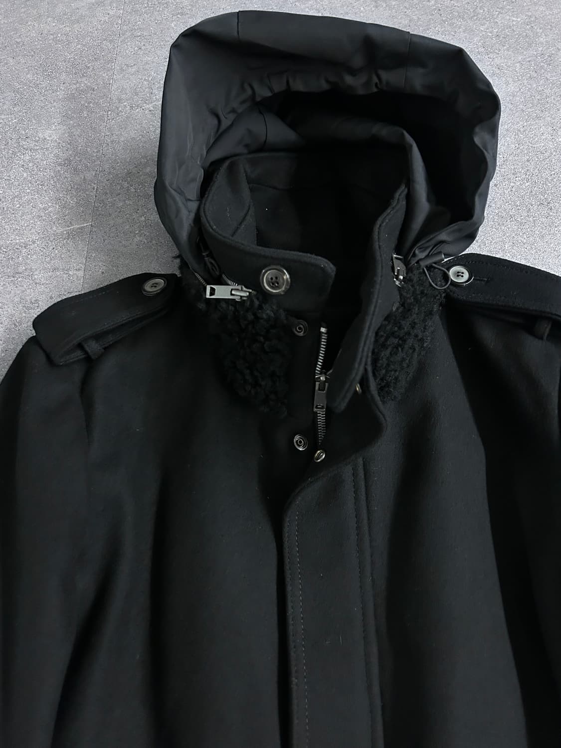 솔리드 옴므 히든 후디 하이넥 울 코트 상품이미지7