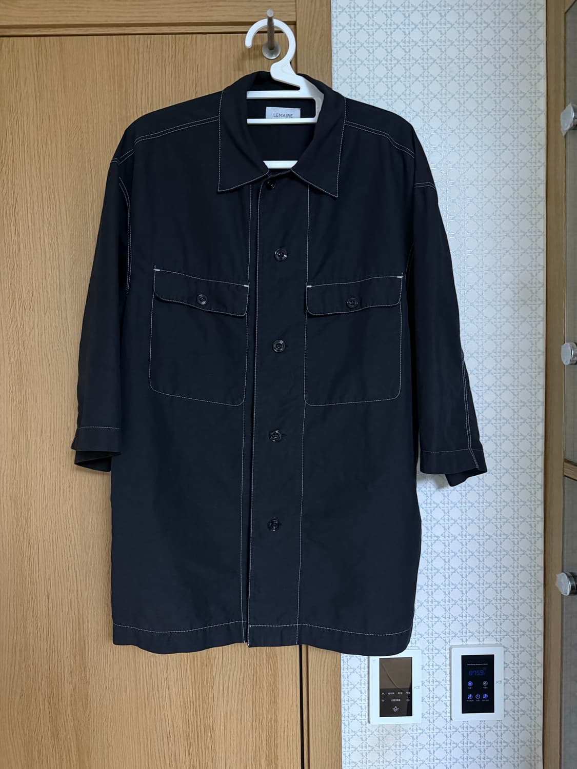 르메르 블랙 코튼 스티치 반팔셔츠 50 상품이미지2