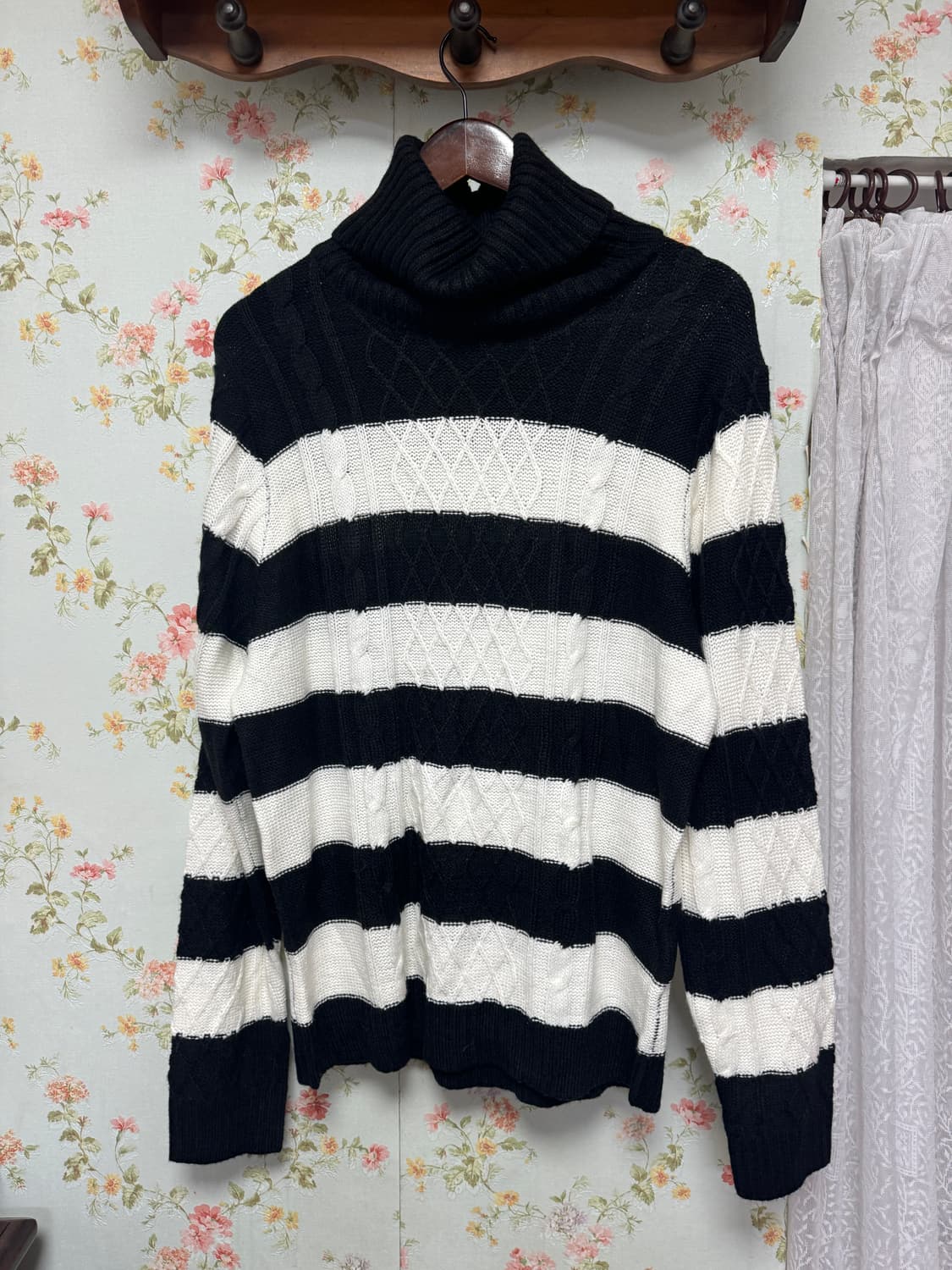 스트라이프 짜임 니트 상품이미지1