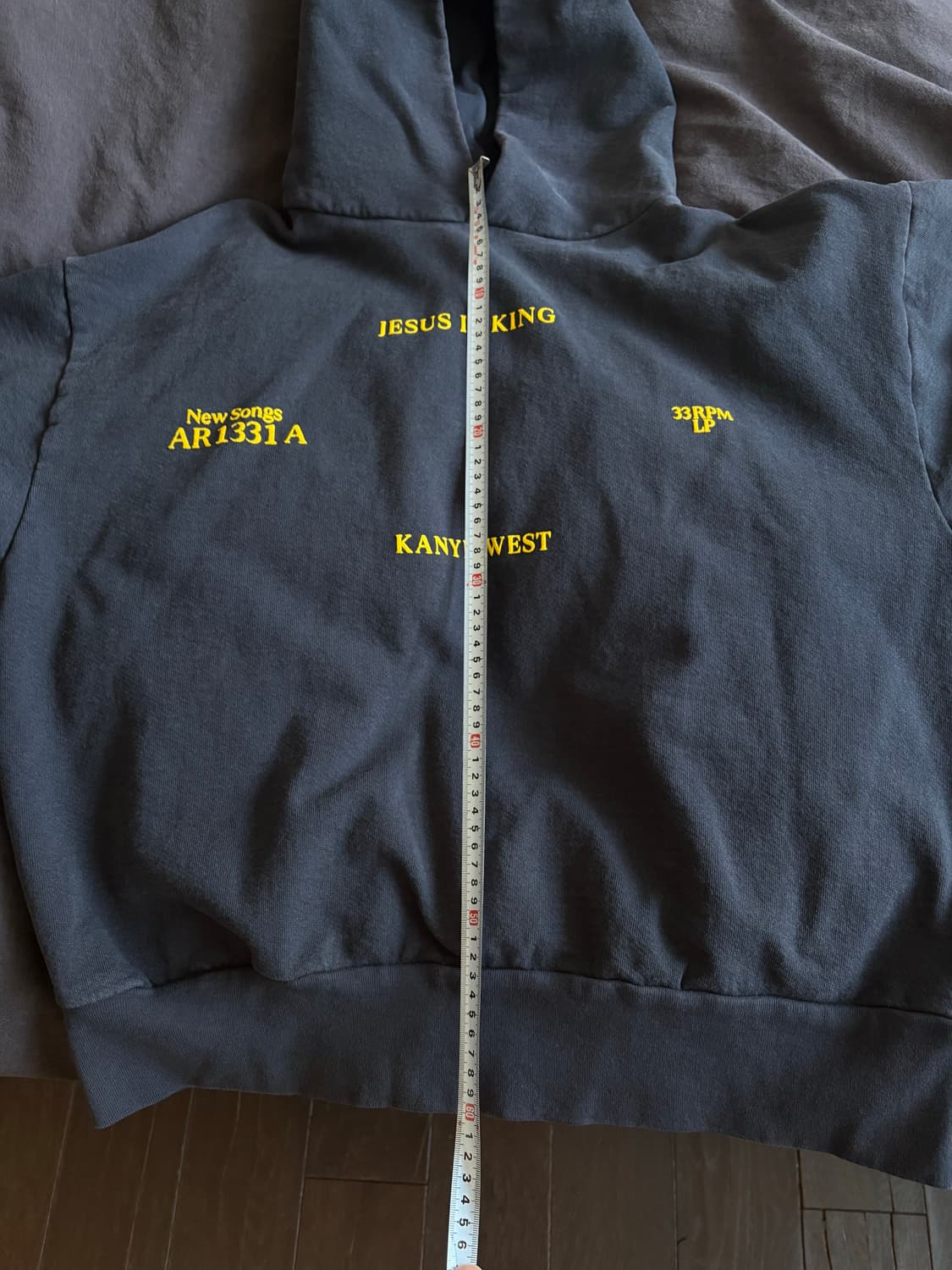 kanye west Jesus is king hoodie navy 상품이미지3