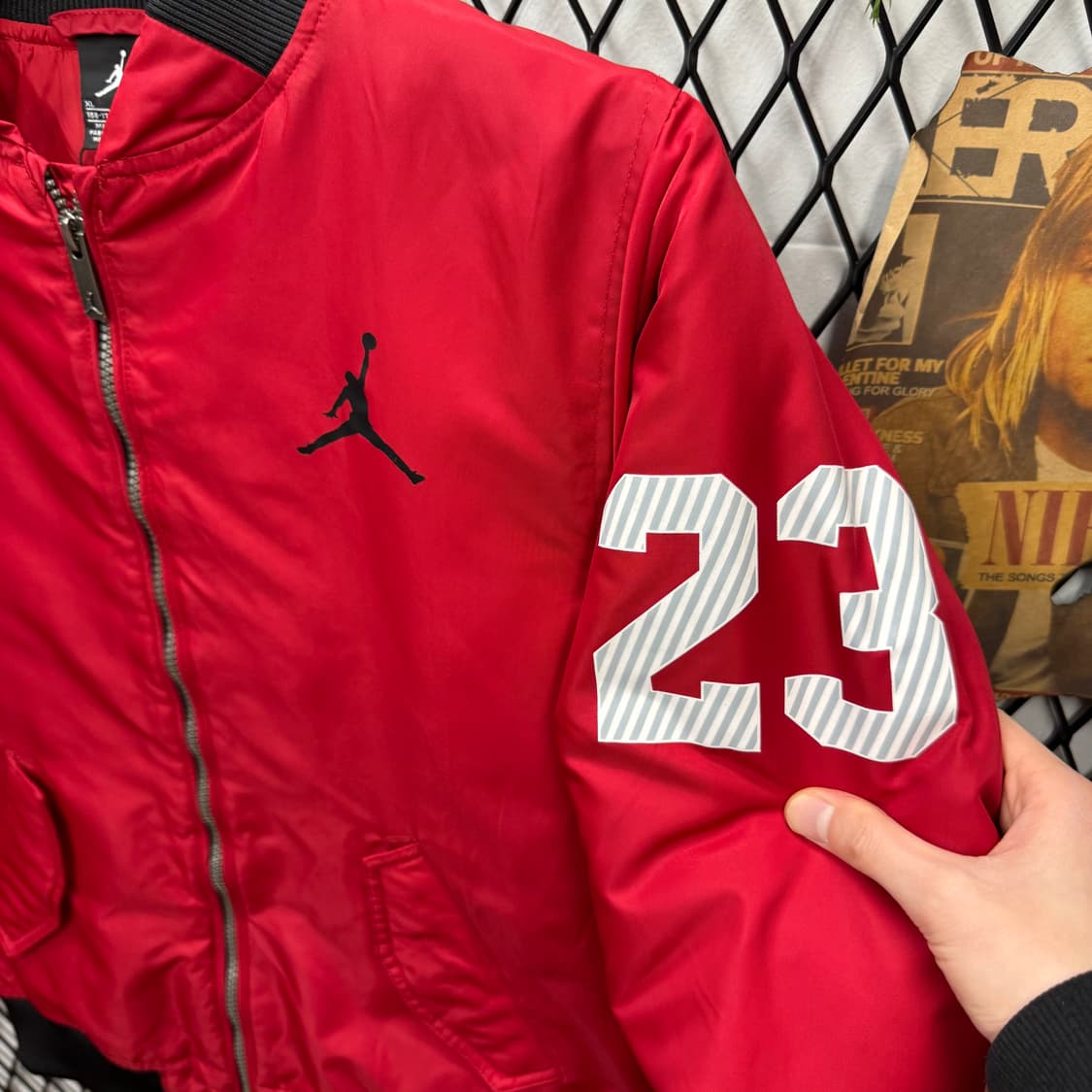 조던 키즈 바시티 봄버 자켓 후면 레터링 로고 포인트 레드 블랙 상품이미지5