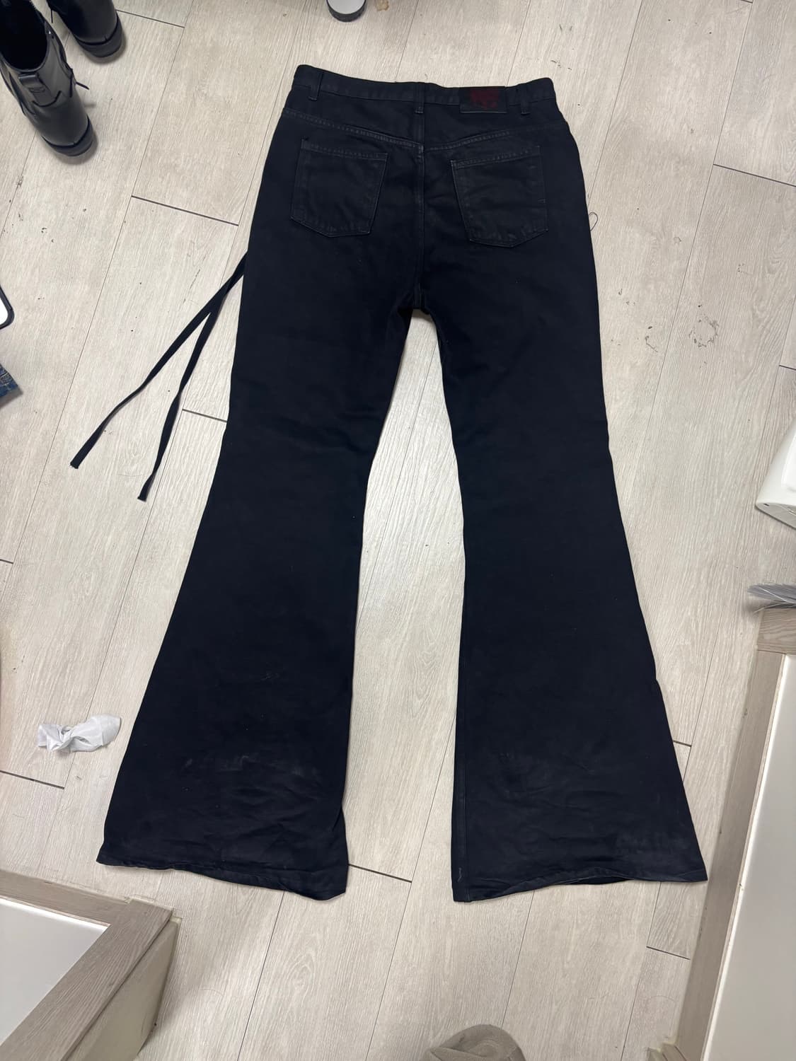 Emostance club 레더 패치 플레어진 2사이즈 상품이미지3