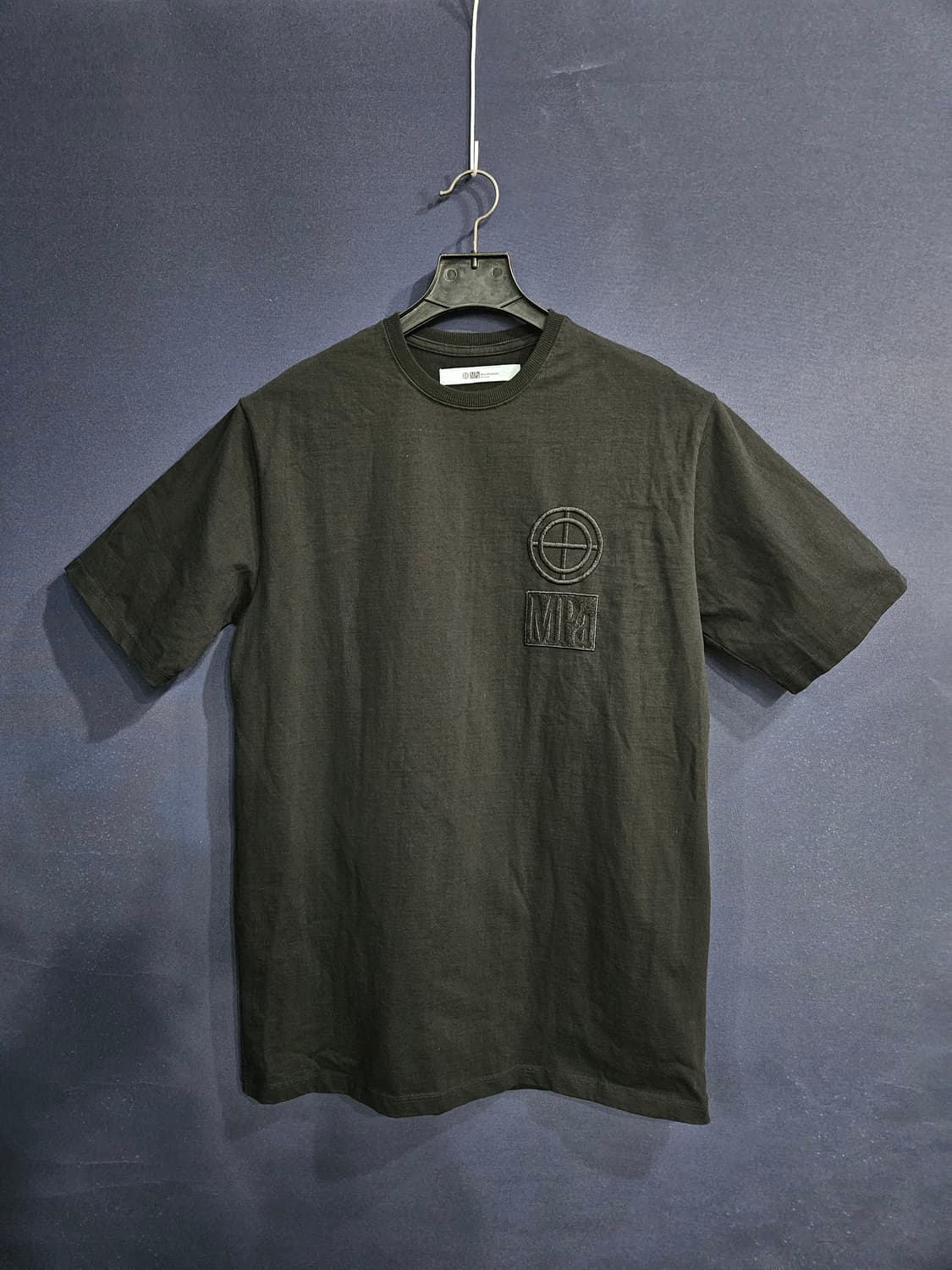 플라스틱 프로덕트 자수로고 블랙 남성 오버핏 90~95 반팔티  상품이미지1