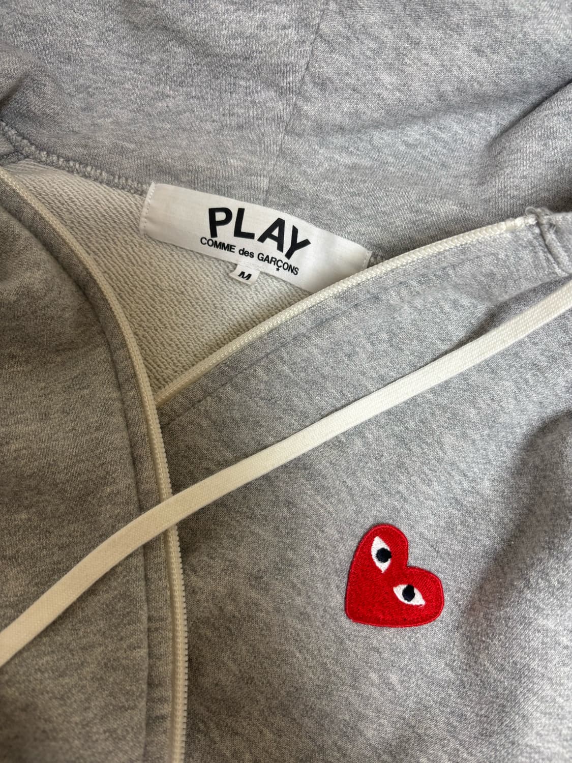 꼼데가르송 백프린팅 후드집업 상품이미지3