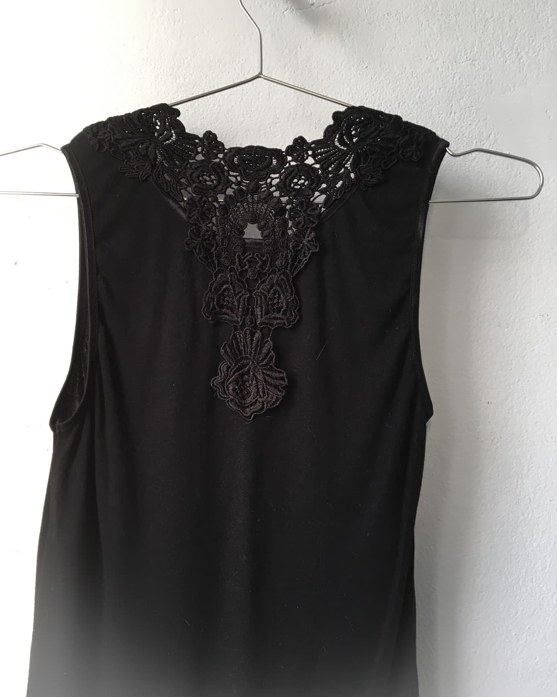 Crochet lace trimming sleeveless 상품이미지1