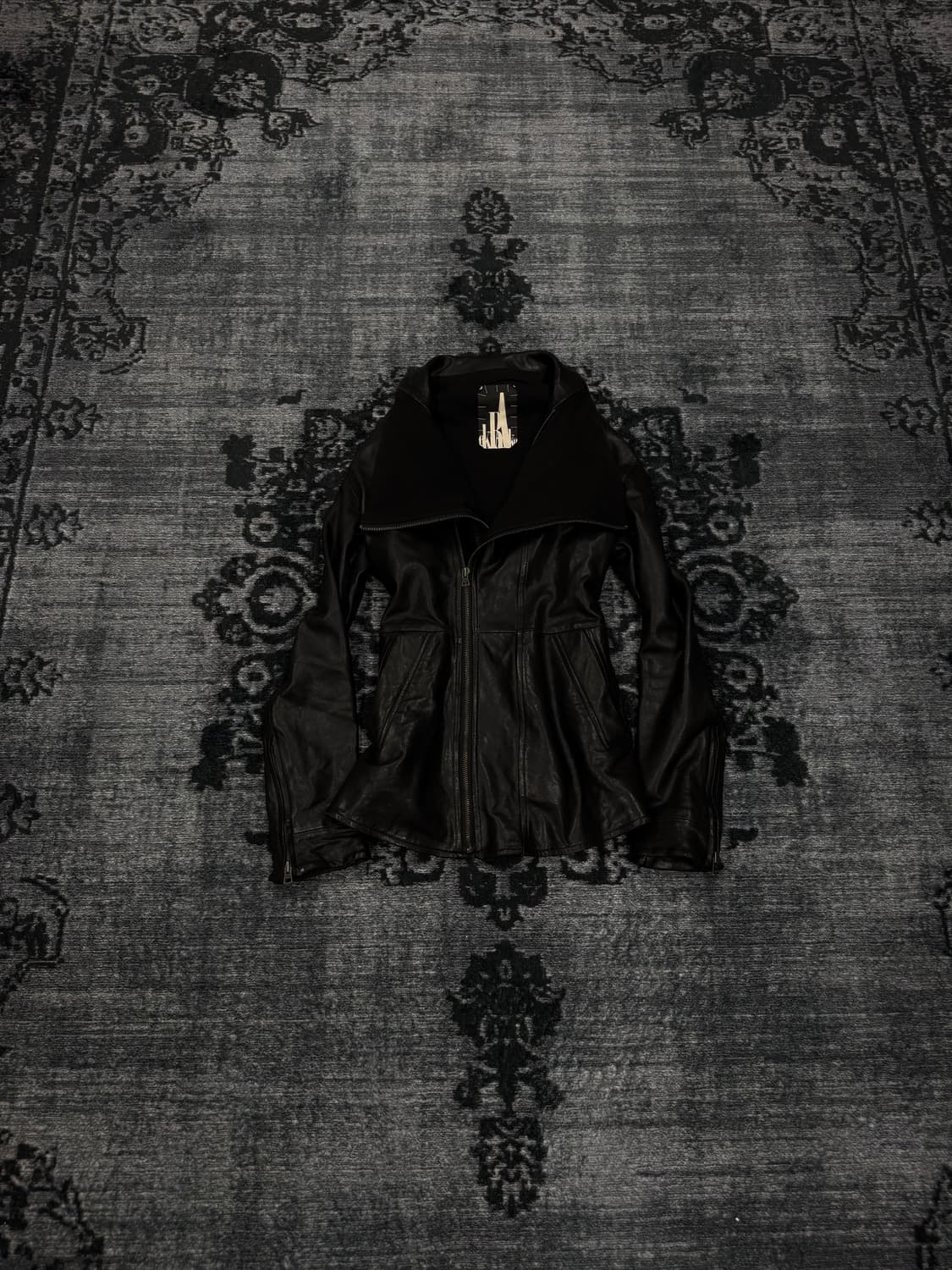 Okiraku asymmetry high neck lamb skin ja 상품이미지1