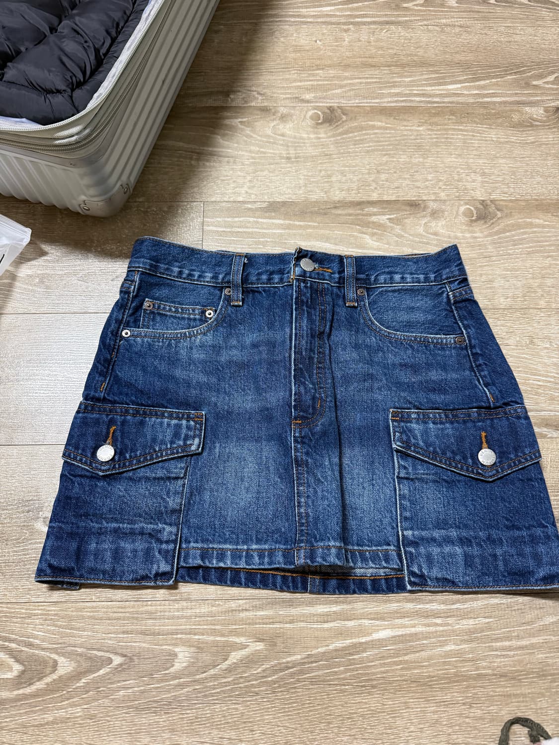 Aritzia 데님 청 스커트 상품이미지1