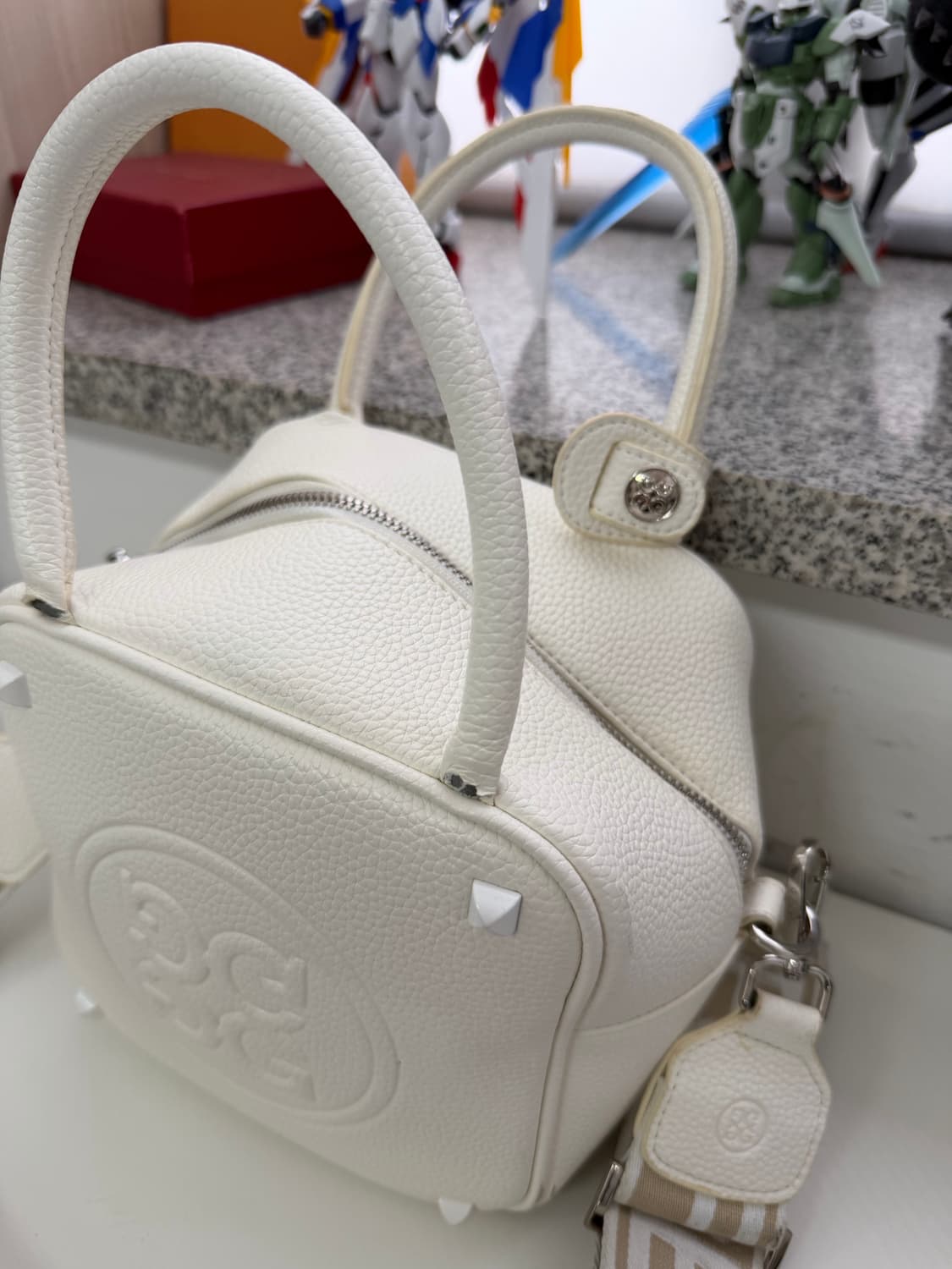 정품) 지포어 GFORE 23ss 화이트 토트백 숄더백  상품이미지3