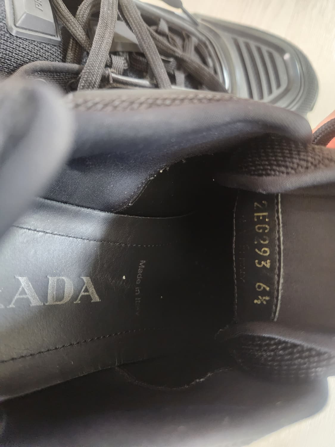 프라다 클라우드버스트 썬더 스니커즈 블랙 상품이미지5