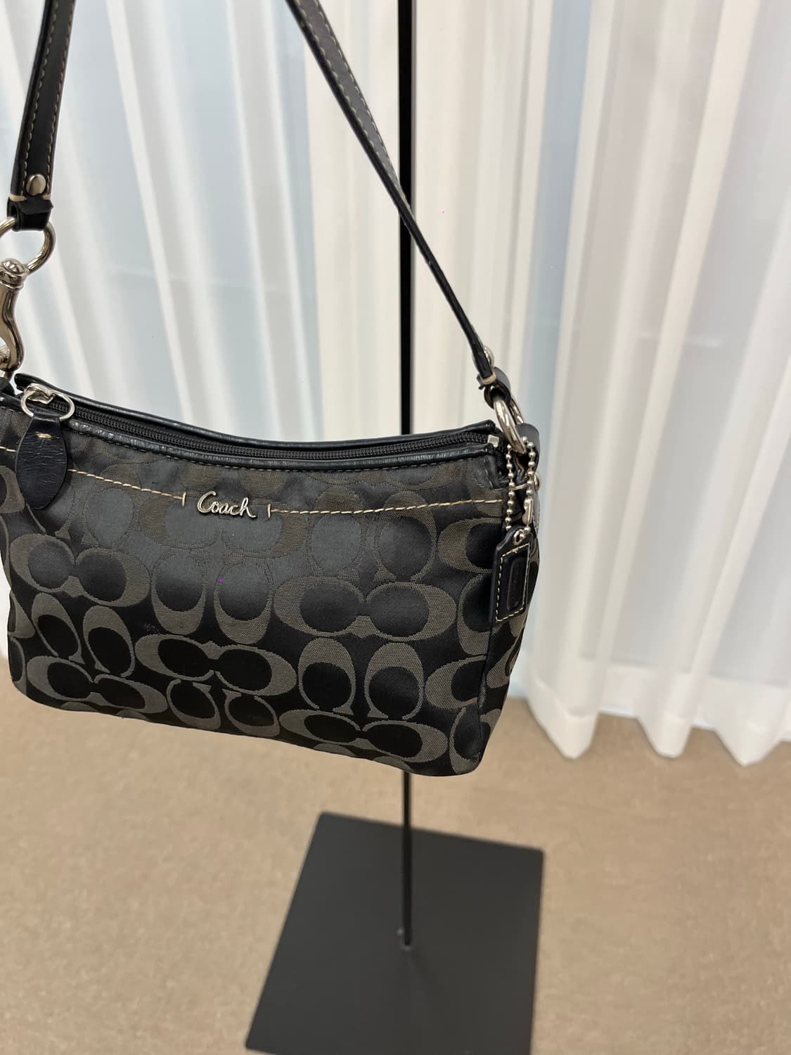 Coach Black Mini Bag 상품이미지2