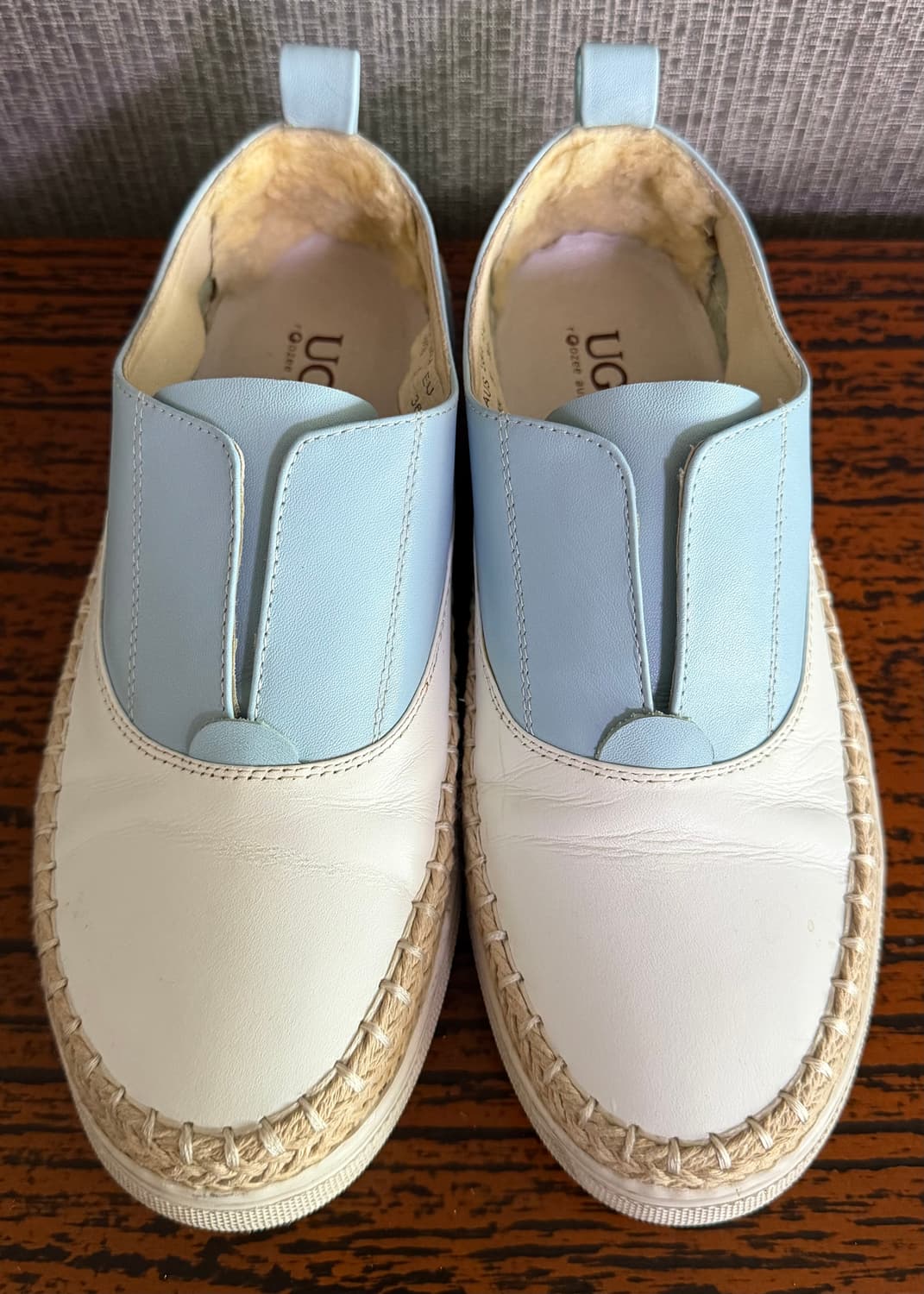 어그 UGG 레더 슬립온 하늘색 흰색 가죽 양털 에스파드류 스니커즈 36 상품이미지1