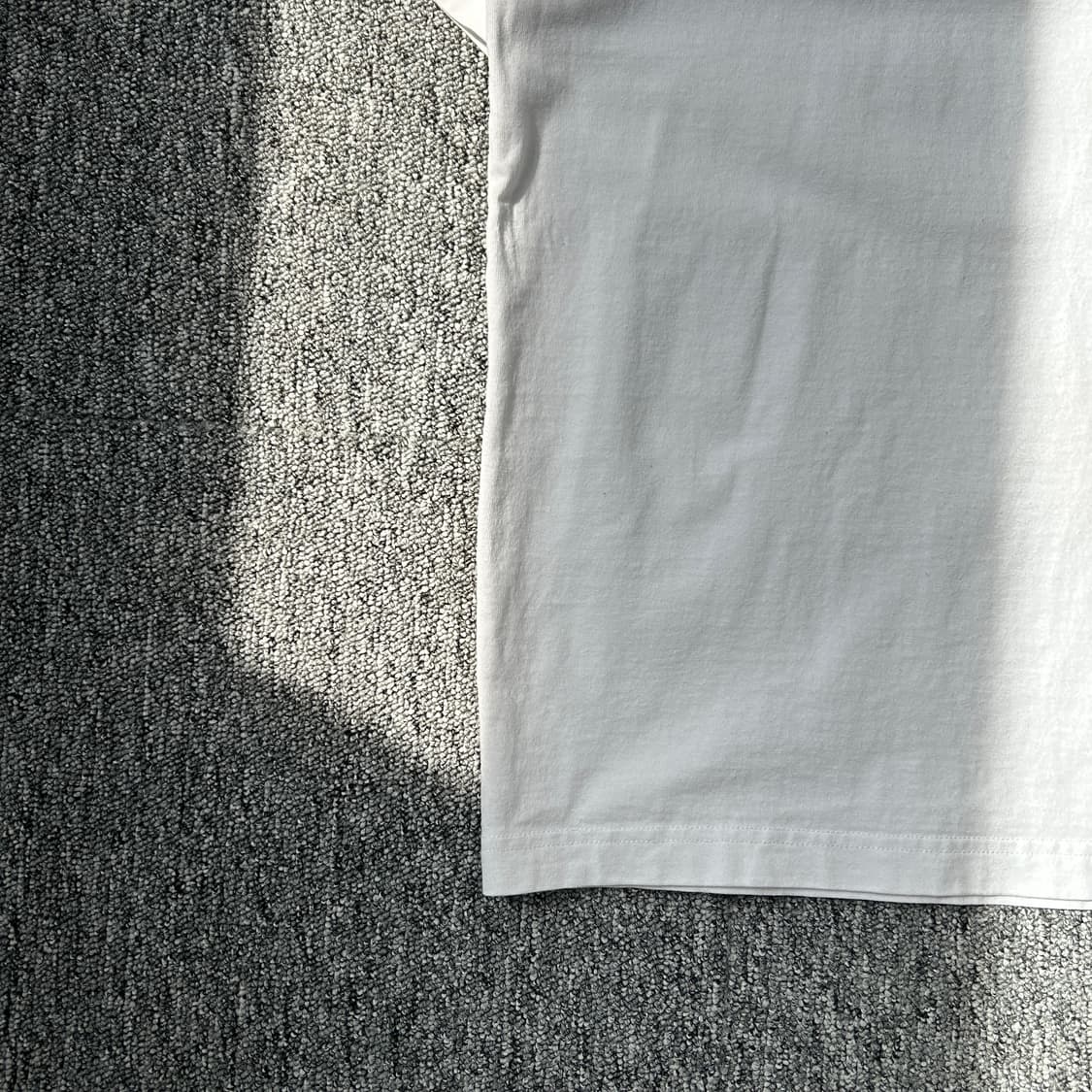 스투시 스탁로고 화이트 반팔티 상품이미지3