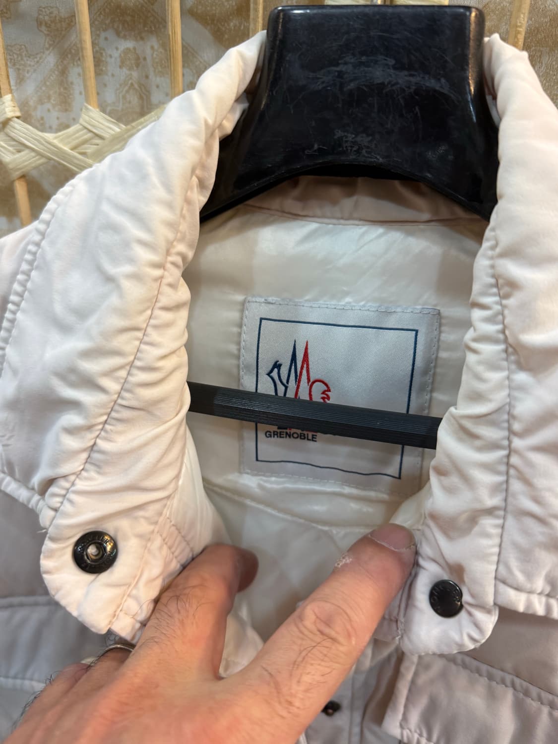 1/44-55 정품 몽클레어 경량패딩 팝니다 상품이미지3