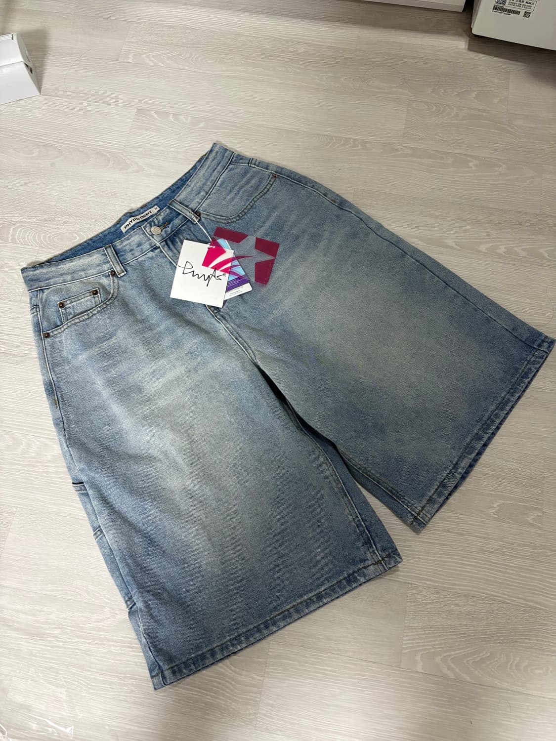 피지컬 디파트먼트 버뮤다 팬츠 (택달린 새상품 연청 M) 상품이미지3