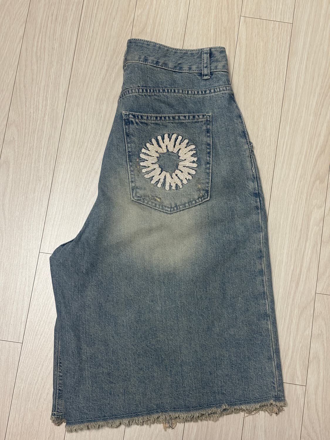999휴머니티 CUTTING EDGE DENIM BURMUDA PANTS 상품이미지1
