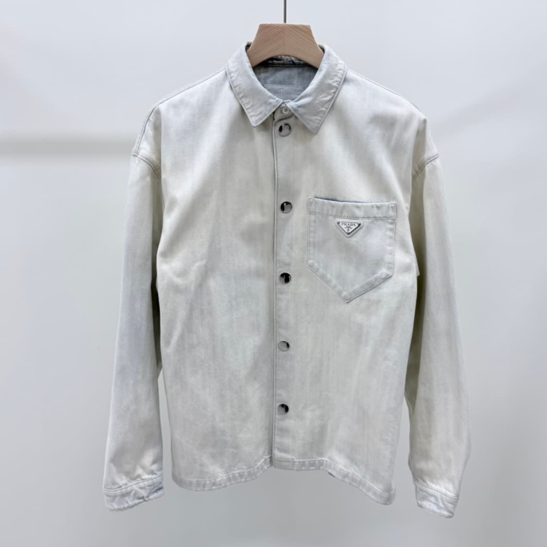 [S급/L] 프라다 삼각로고 포켓 데님 셔츠 자켓 상품이미지1