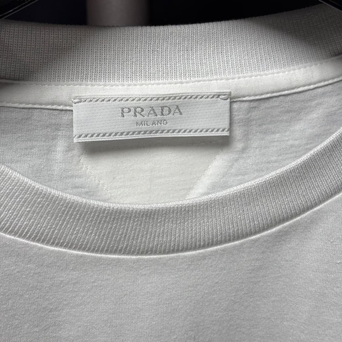 XL) 프라다 로고 반팔 티셔츠 상품이미지4