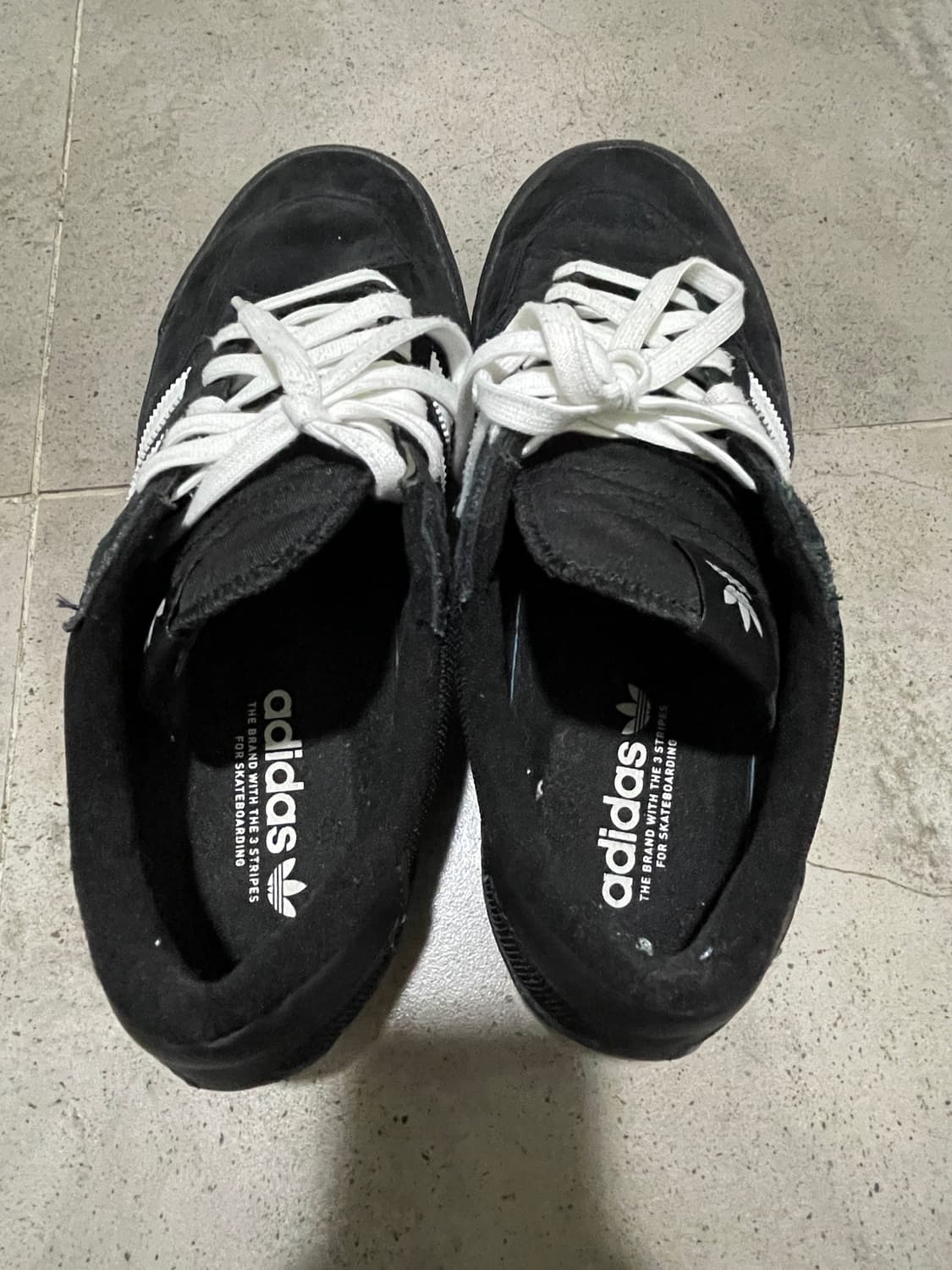 아디다스 노라 코어 블랙 골드 메탈릭 상품이미지3