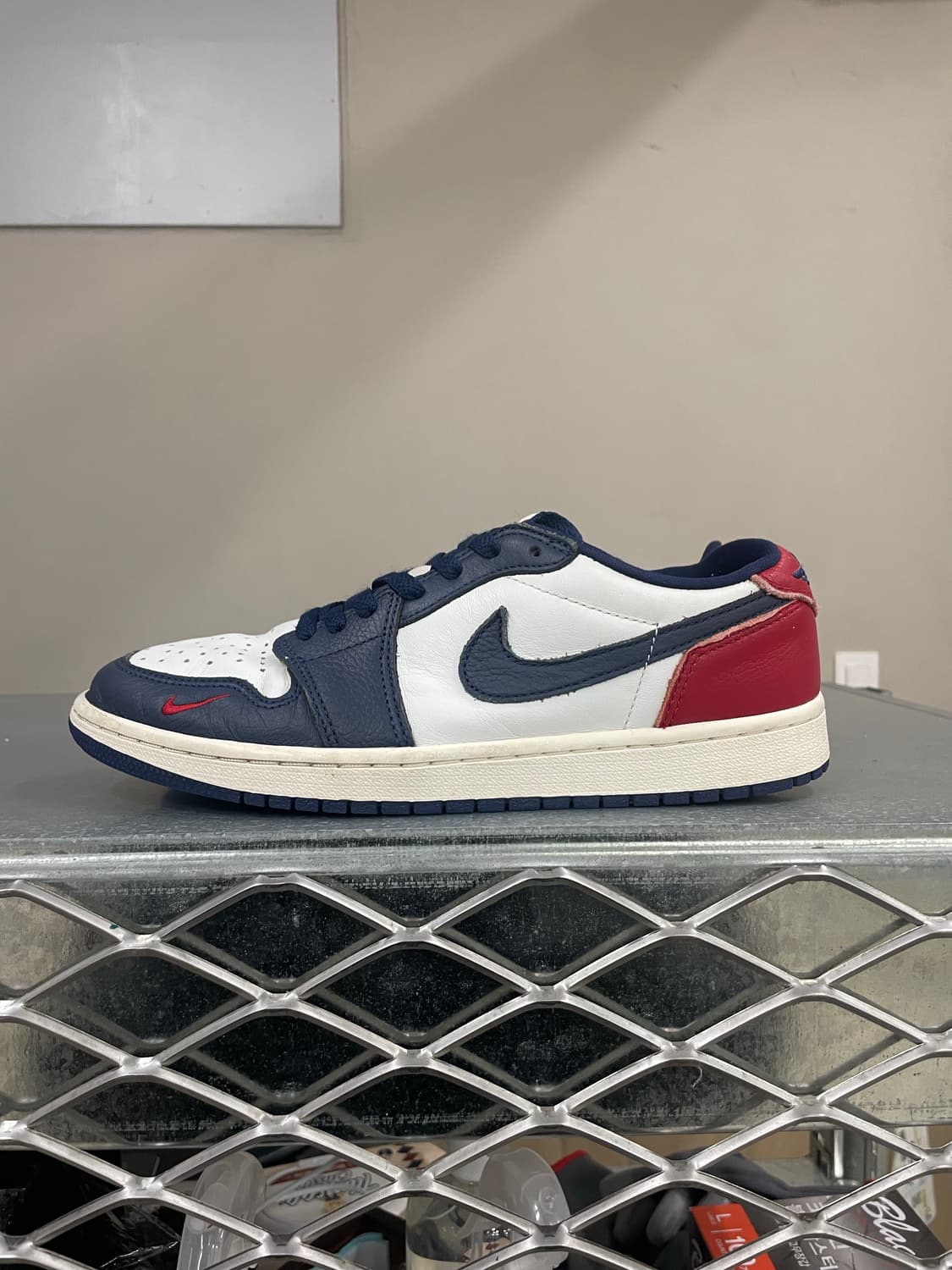 나이키 에어 조던 1 레트로 로우 OG 짐 레드 앤 미드나잇 네이비 26 상품이미지1