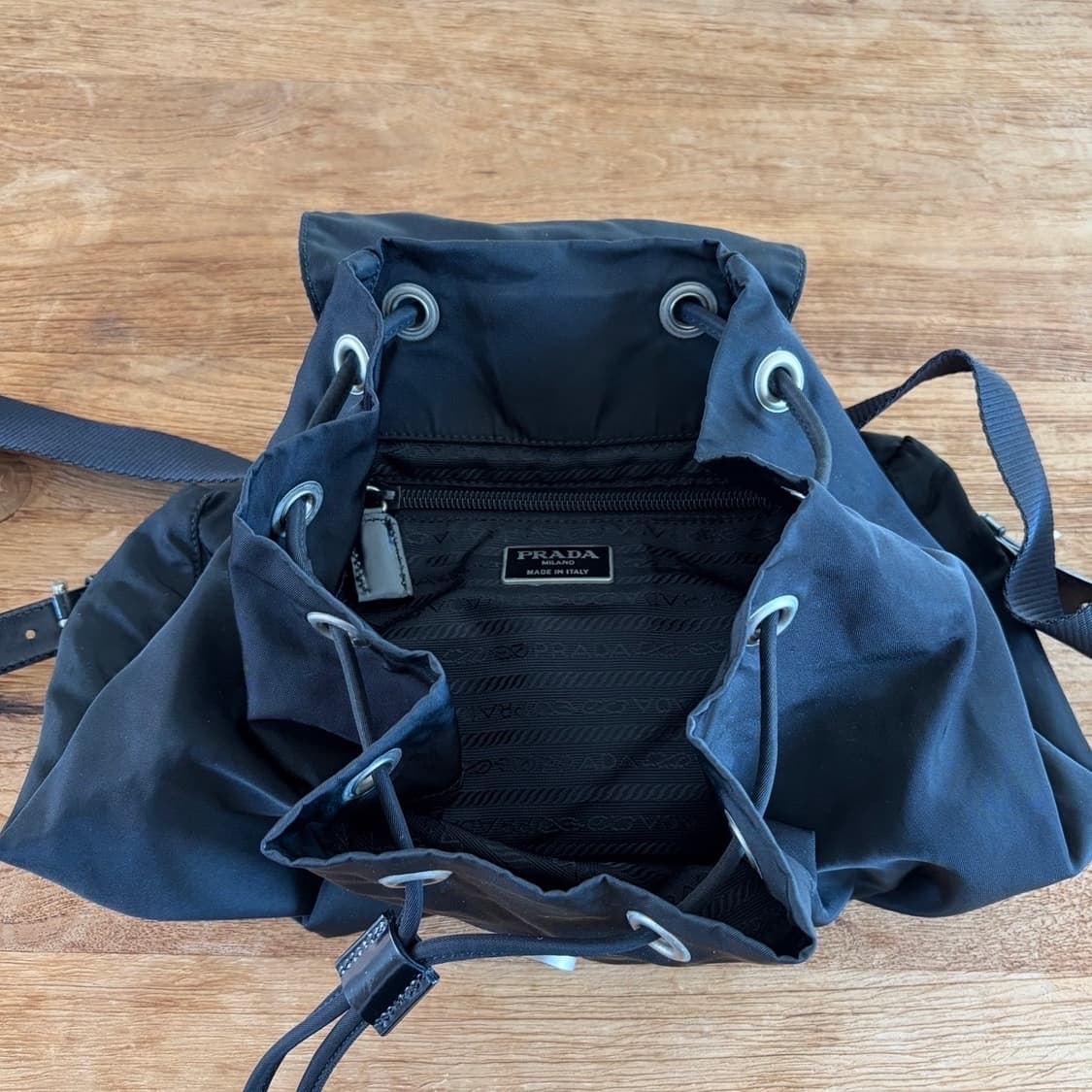 프라다 포코노 나일론 원포켓 백팩 상품이미지7