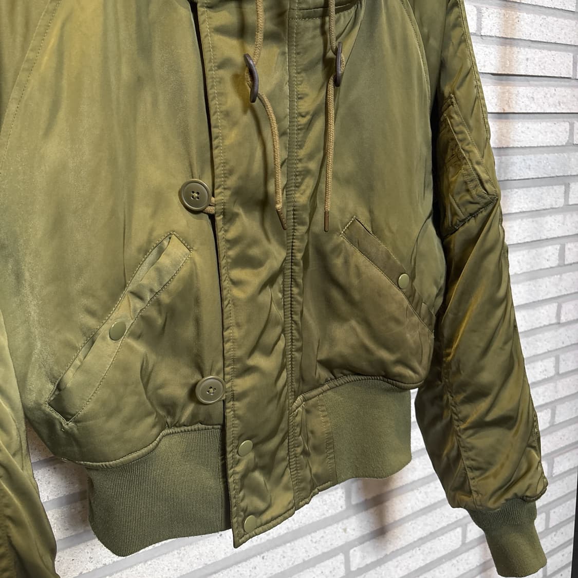 AZUL 아즈루 N-2B 플라이트 봄버자켓 빅후드 윈드가드 디테일 카키 상품이미지5