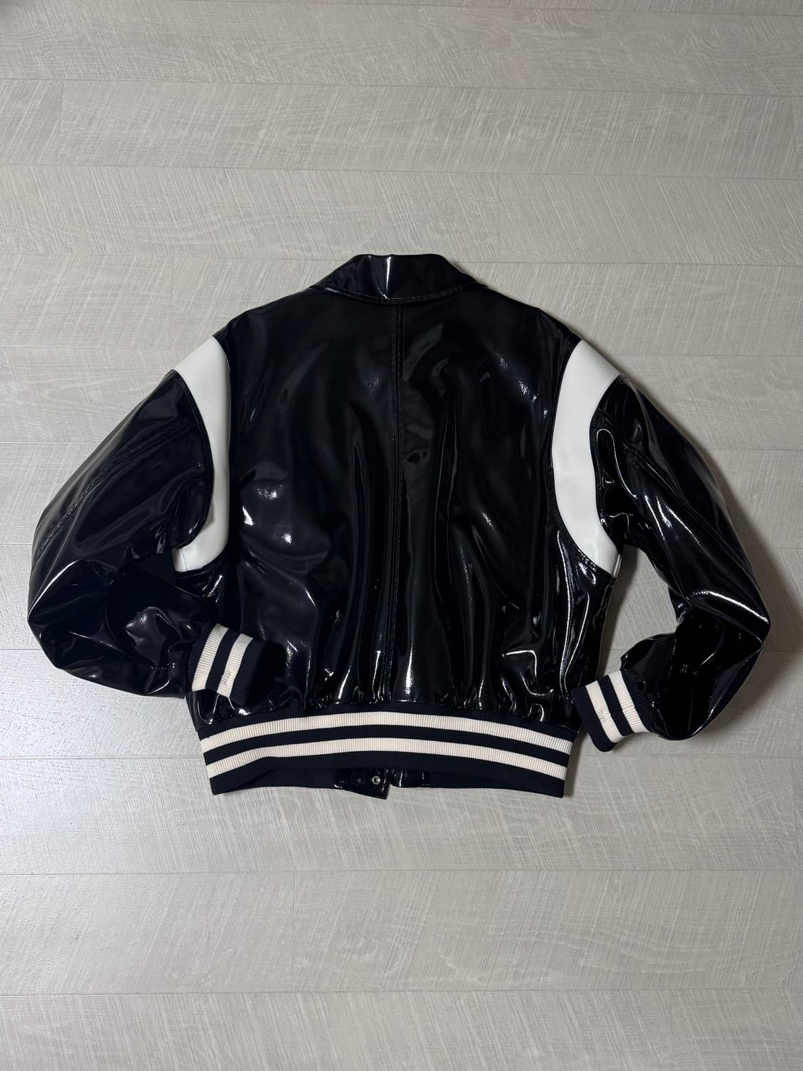 벌스데이수트 글로시 스타디움 자켓 블랙 M 상품이미지2