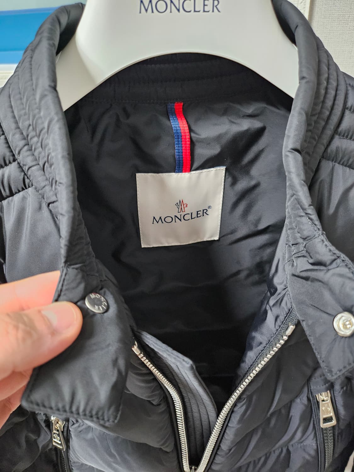 24FW 몽클레어 아미오 패딩 블랙 3사이즈  상품이미지4