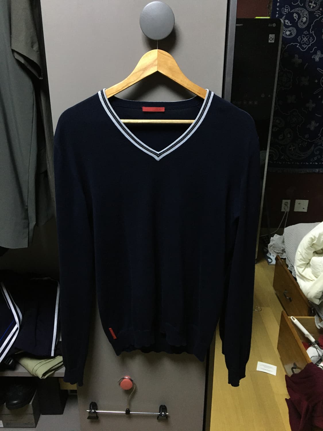 Prada sport v neck knit 상품이미지1