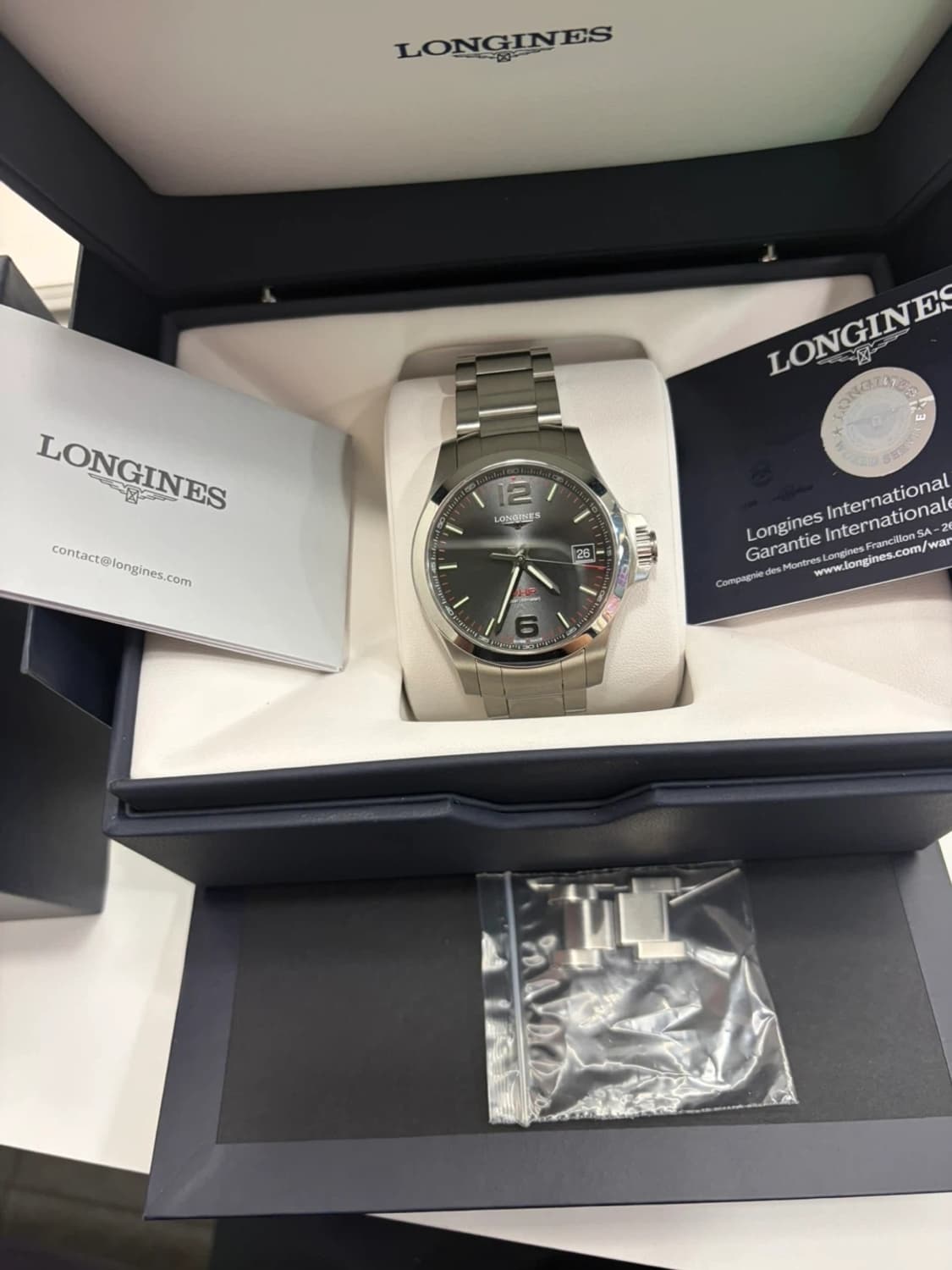 론진 콘퀘스트 V.H.P. 41mm 시계 (2주전 구매) 상품이미지1