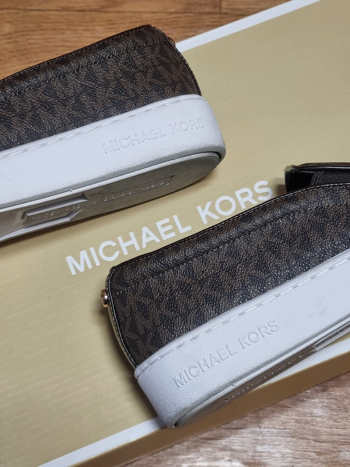 마이클 코어스 시그니처 슬립온 상품이미지3