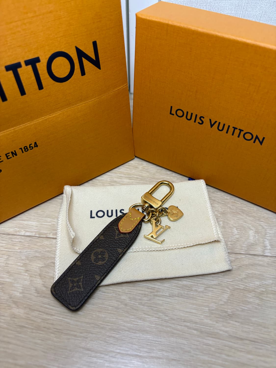(새상품급, 풀구성) 루이비통 모노그램 체리키드 키링 상품이미지2