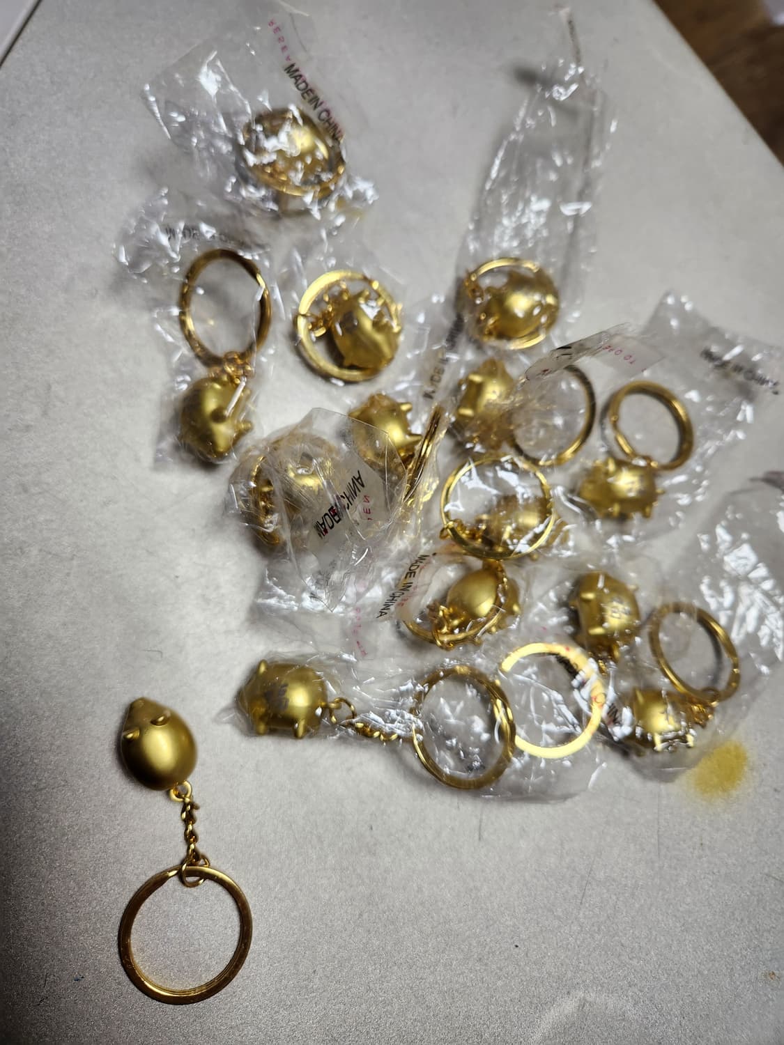 새것)금색 복돼지 열쇠고리 14개 일괄 상품이미지3