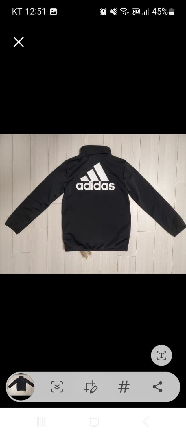 택 달린 아디다스 아동 트레이닝복 새상품입니다. 120사이즈 블랙 색상으 상품이미지2