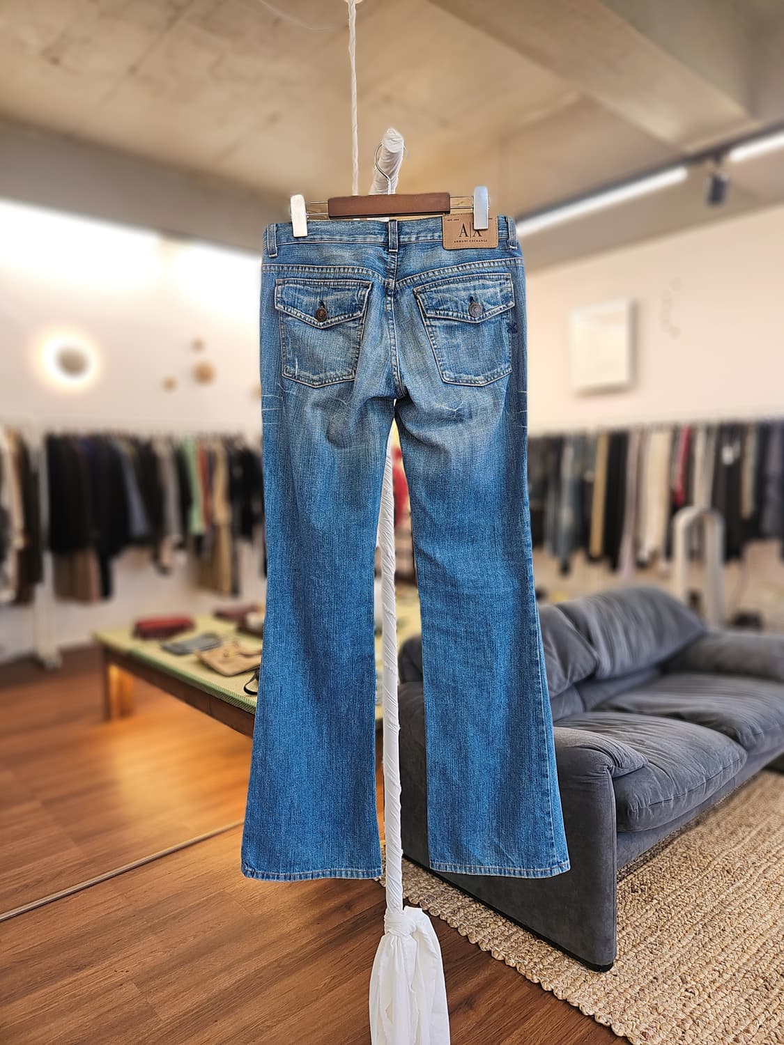 아르마니 익스체인지 로우라이즈 부츠컷 데님 팬츠 상품이미지3