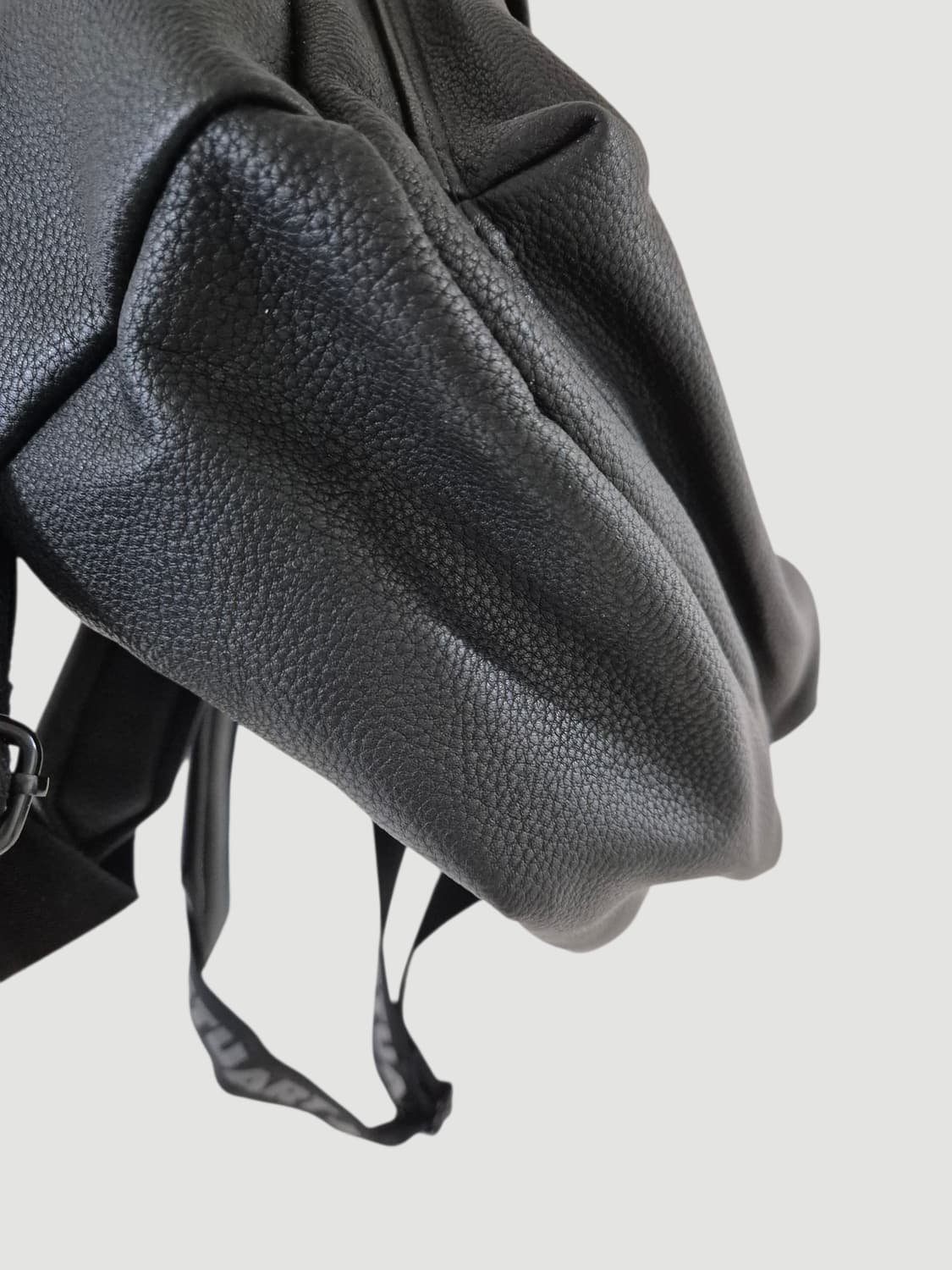 질바이질스튜어트 블랙 가죽 스트랩로고 백팩 가방 상품이미지5