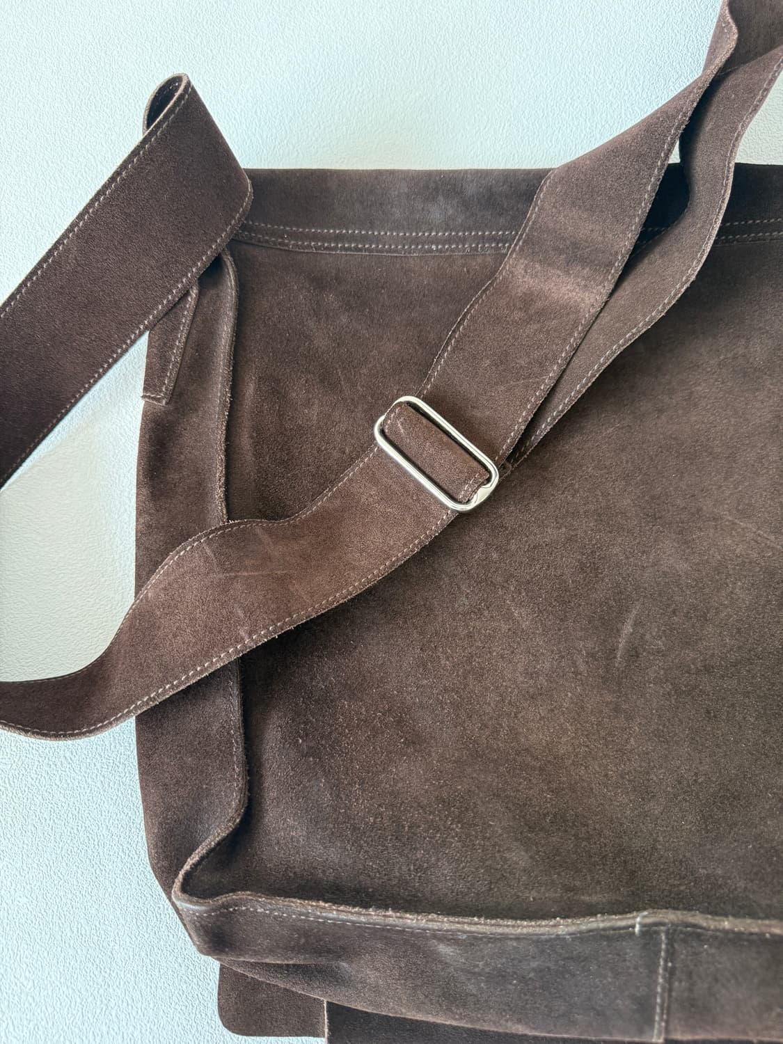 바나나리퍼블릭 레더 스웨이드 크로스백 상품이미지5